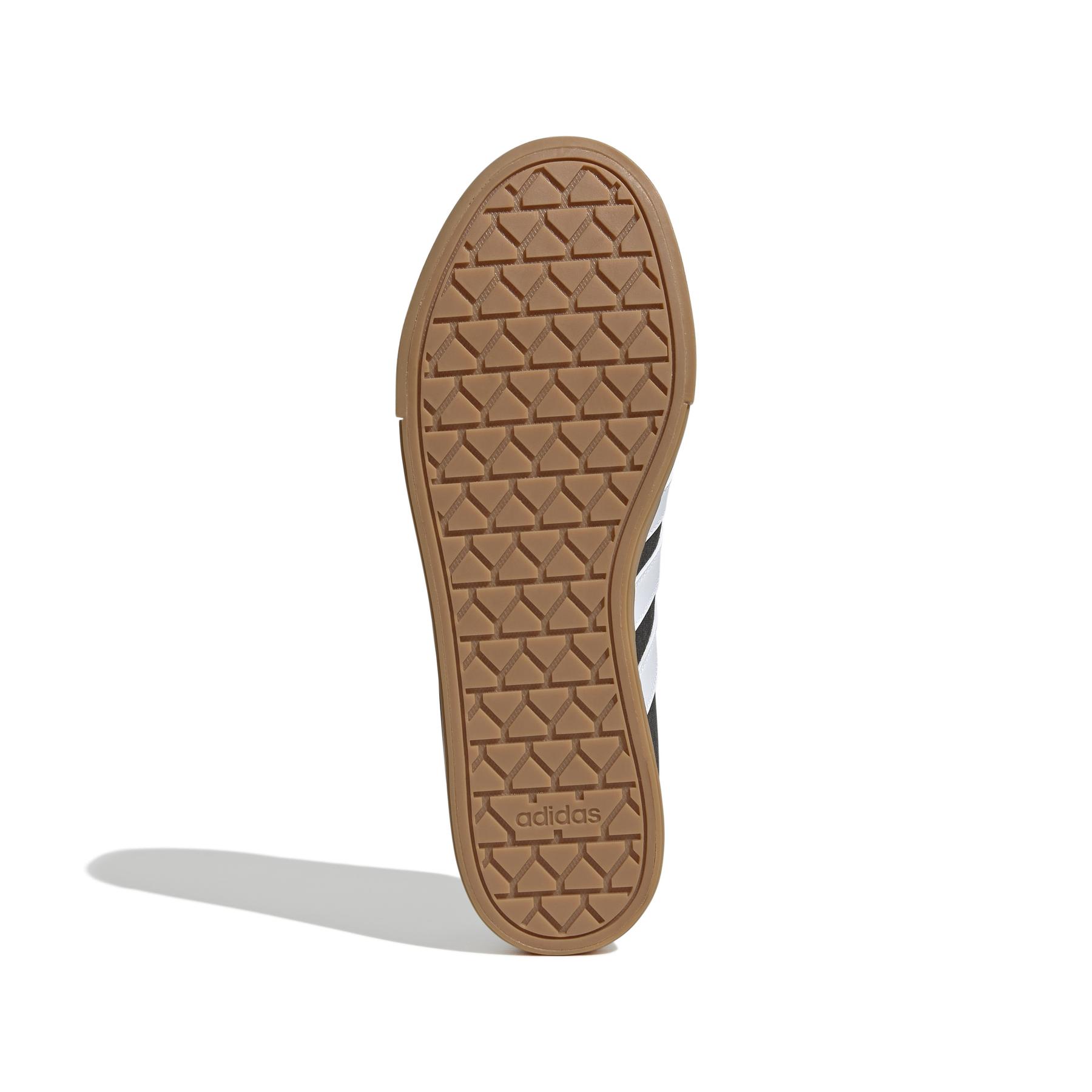 a/d/adidas_if4492_4_footwear_photography_bottom_view_white.jpg