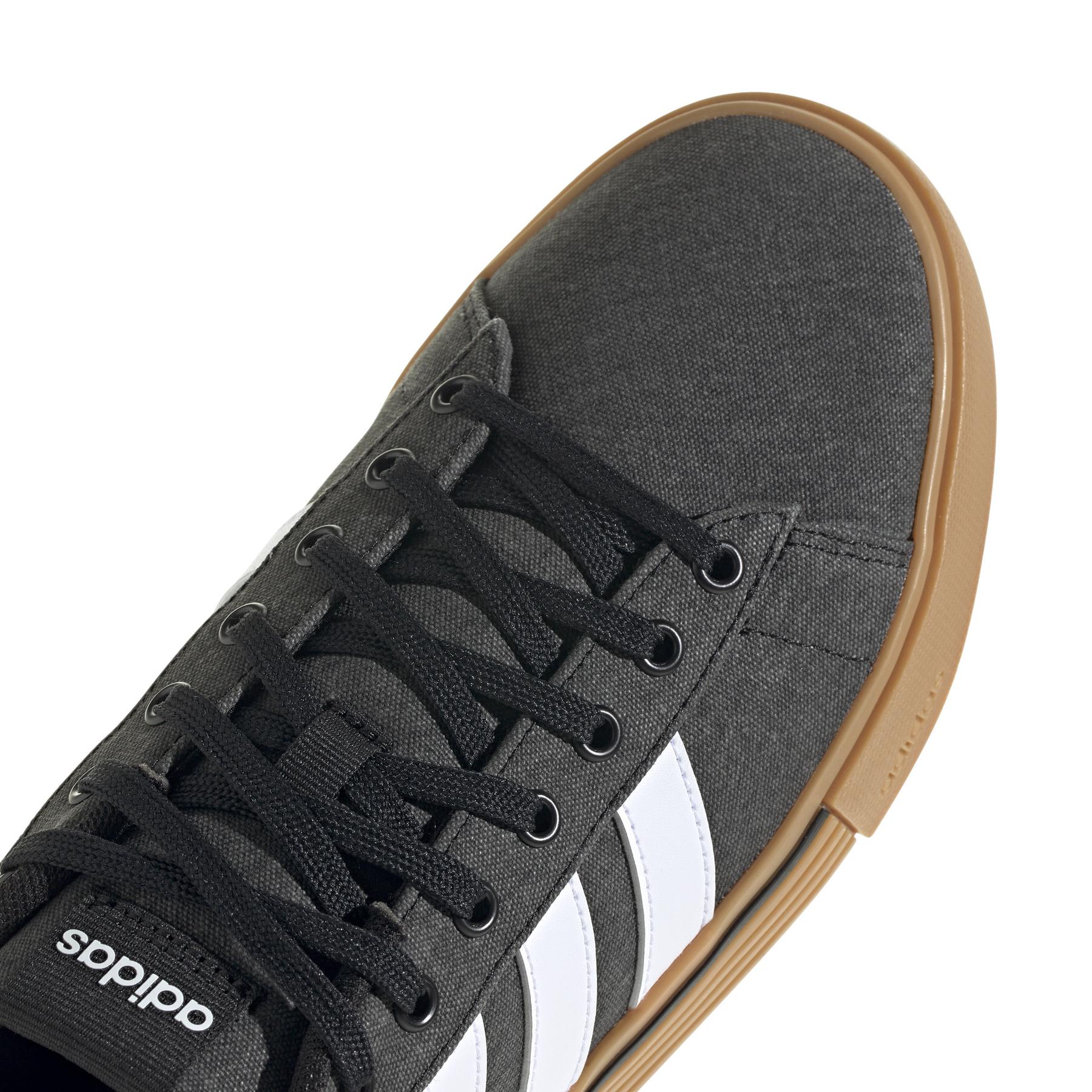 a/d/adidas_if4492_9_footwear_photography_detail_view_2_white.jpg
