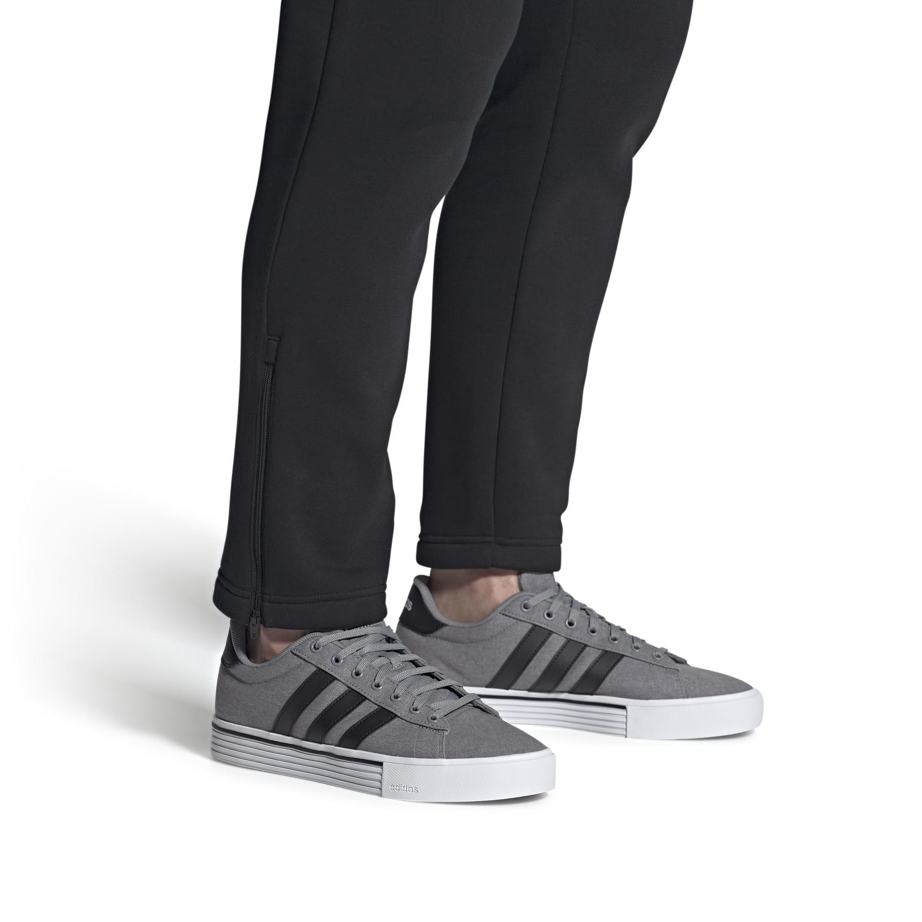 a/d/adidas_if4493_10_footwear_on_model_front_view_white.jpg