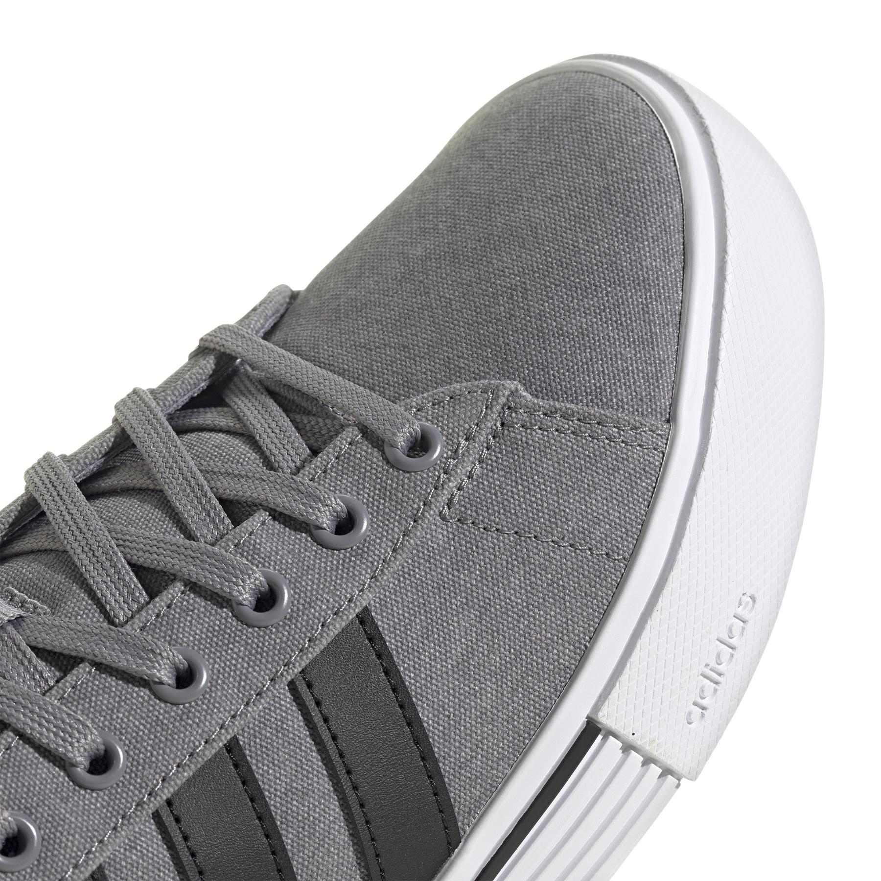 a/d/adidas_if4493_8_footwear_photography_detail_view_1_white.jpg