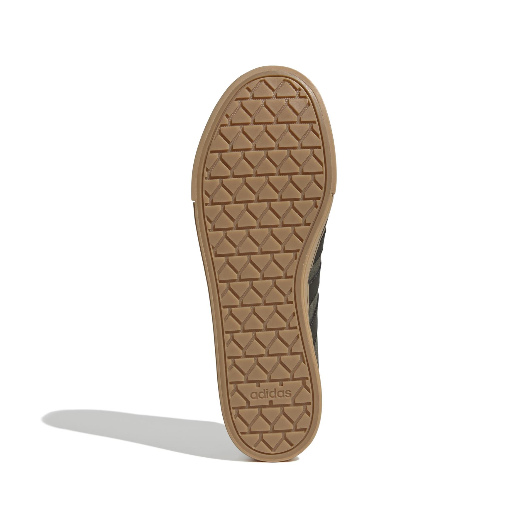 a/d/adidas_if4494_4_footwear_photography_bottom_view_white.jpg
