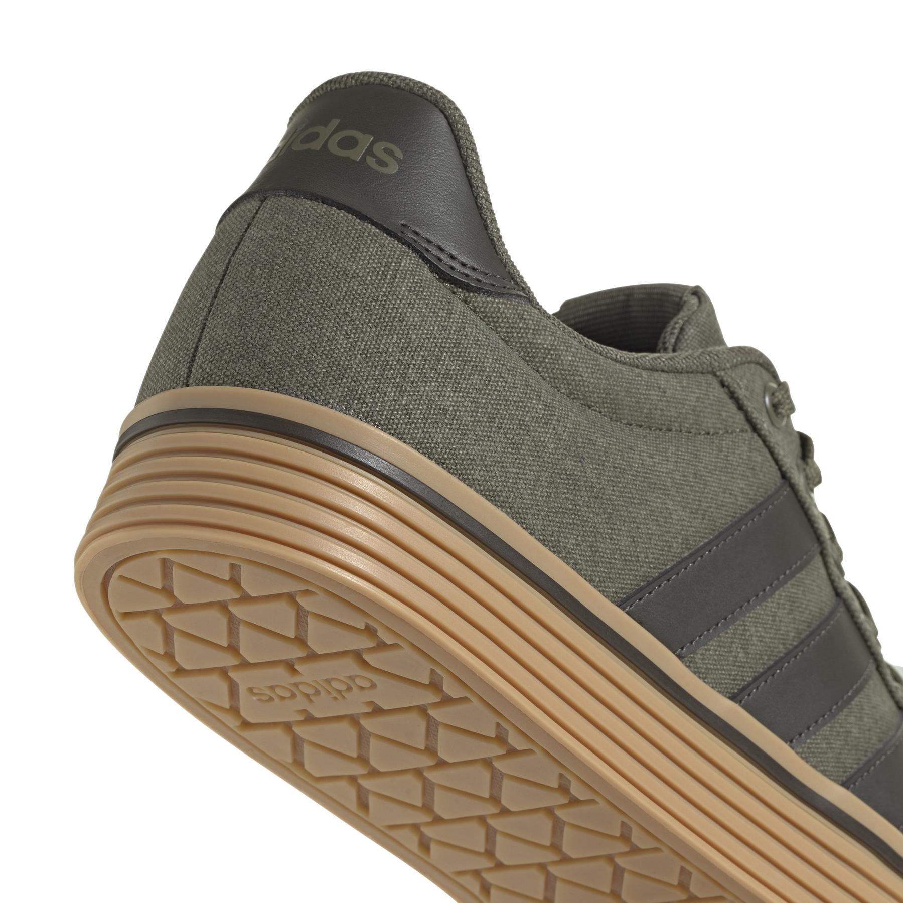 a/d/adidas_if4494_8_footwear_photography_detail_view_1_white.jpg