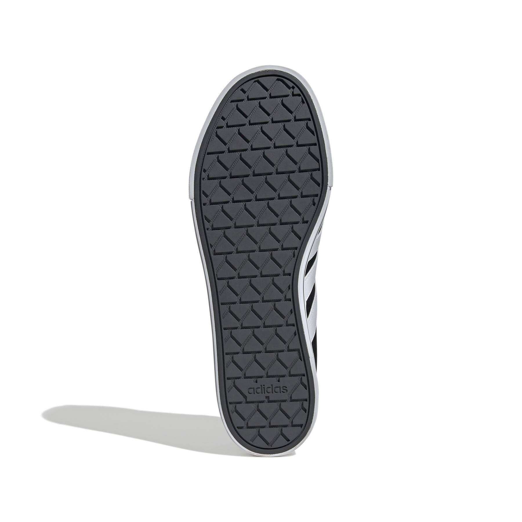 a/d/adidas_if4502_4_footwear_photography_bottom_view_white.jpg
