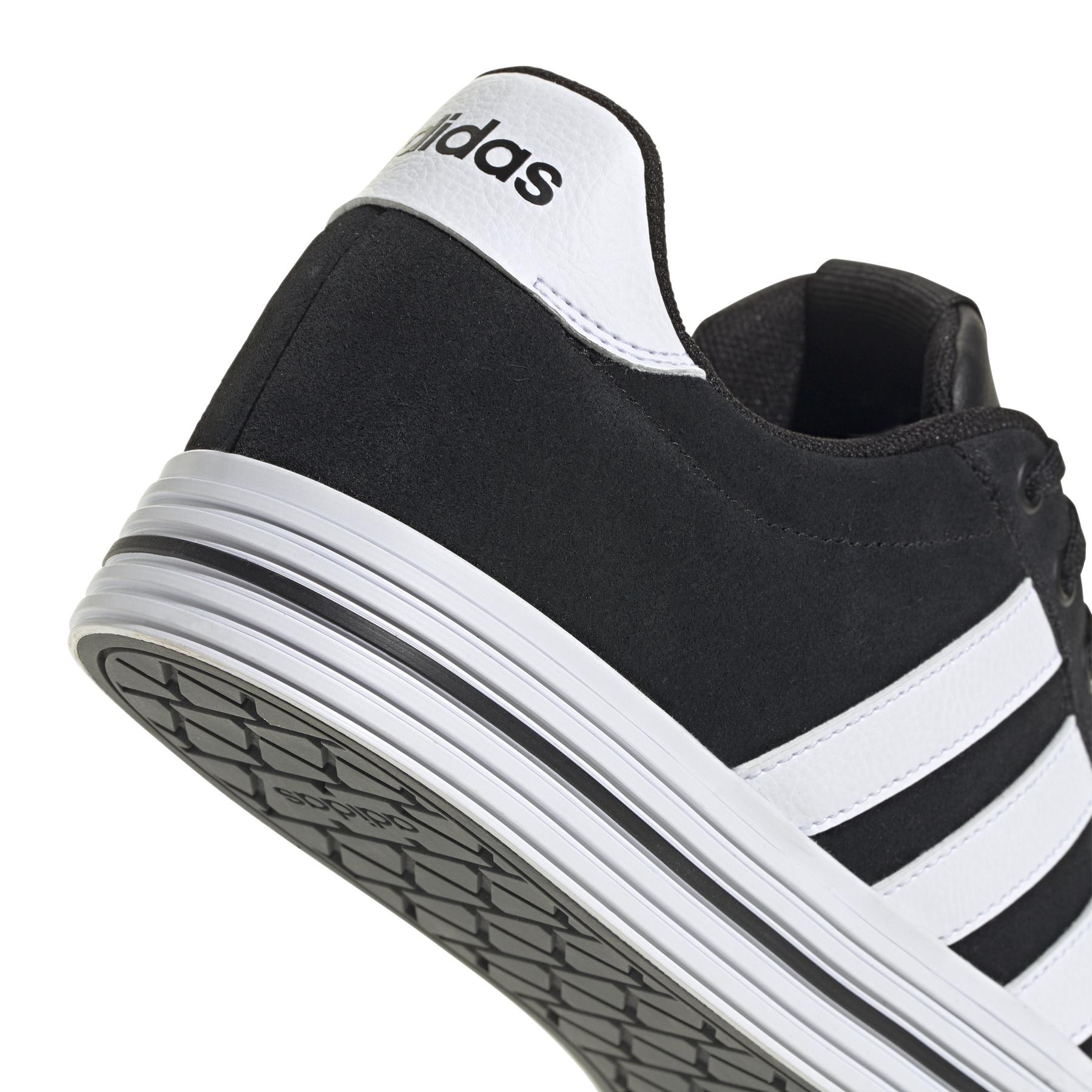 a/d/adidas_if4502_8_footwear_photography_detail_view_1_white.jpg
