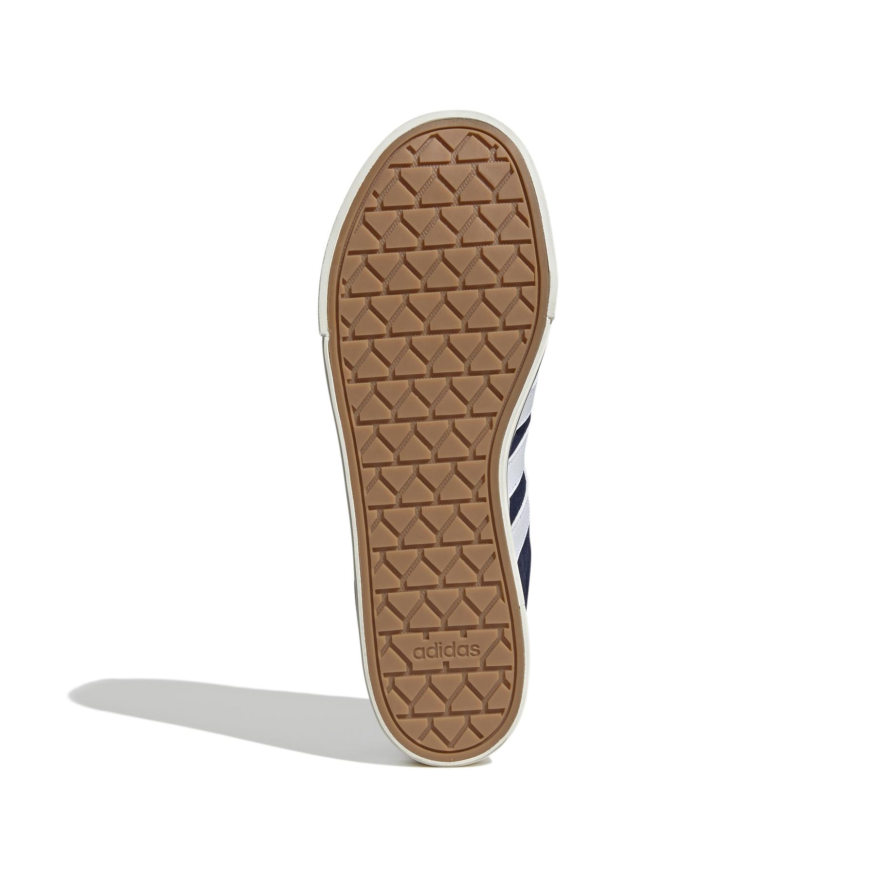 a/d/adidas_if4503_4_footwear_photography_bottom_view_white.jpg