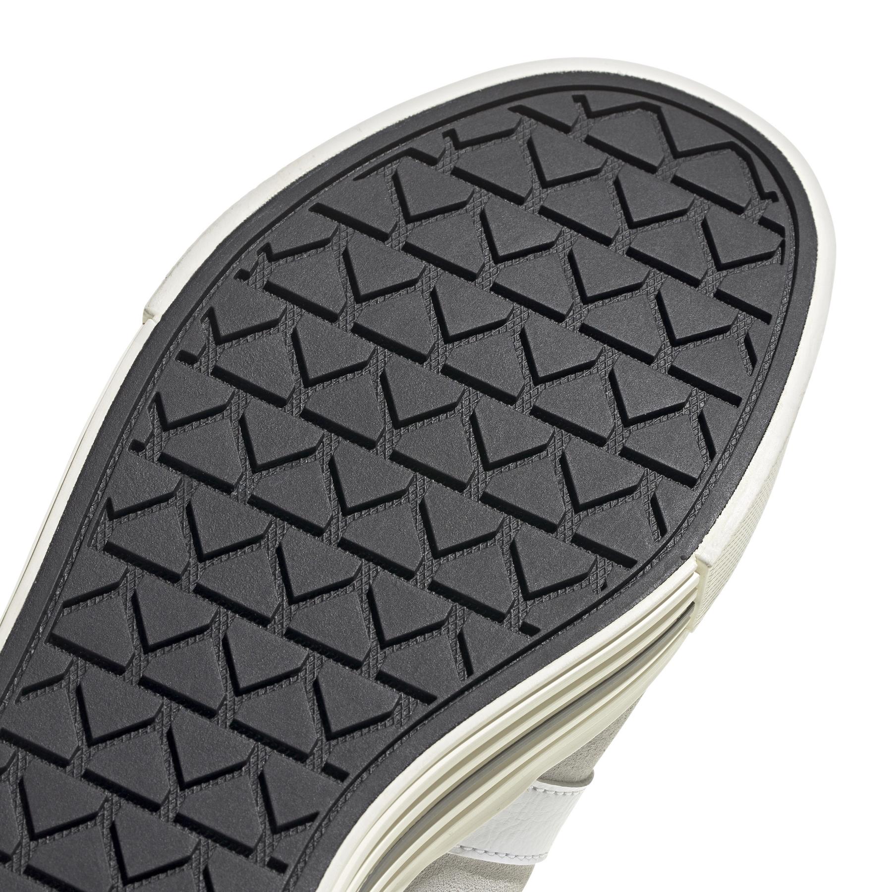 a/d/adidas_if4504_8_footwear_photography_detail_view_1_white.jpg