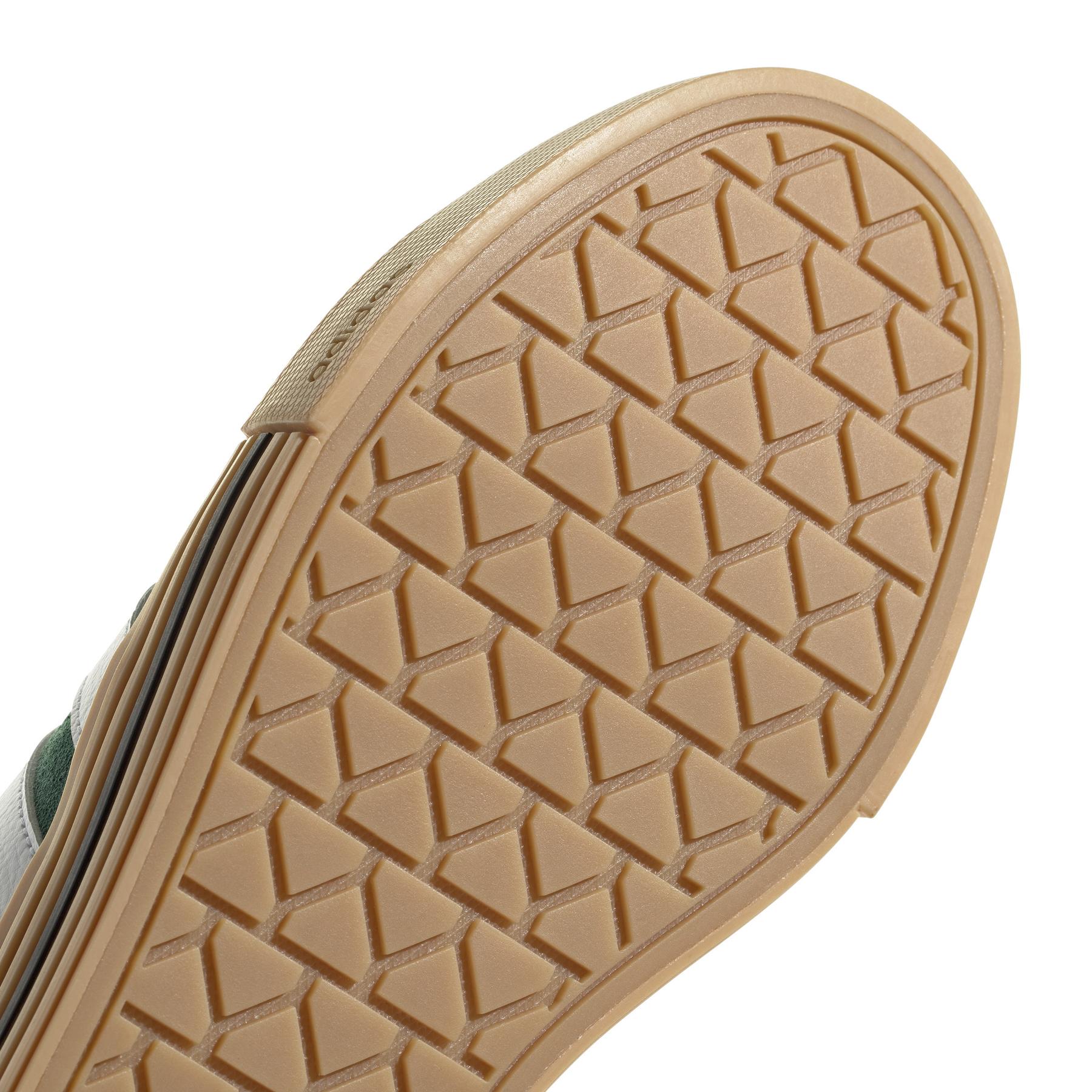a/d/adidas_if4510_9_footwear_photography_detail_view_2_white.jpg