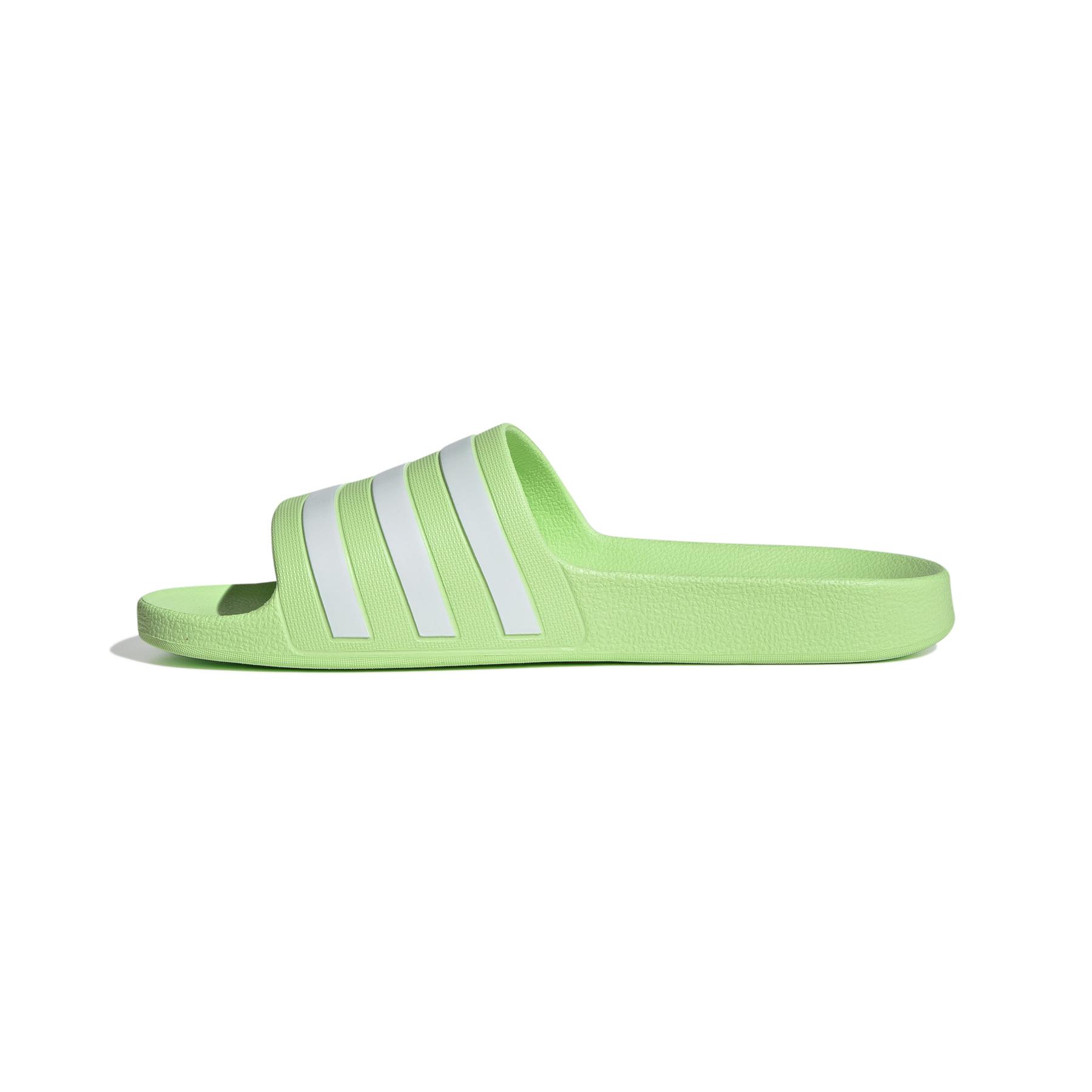 product/a/d/adidas_if6046_5_footwear_photography_side_medial_center_view_white.jpg