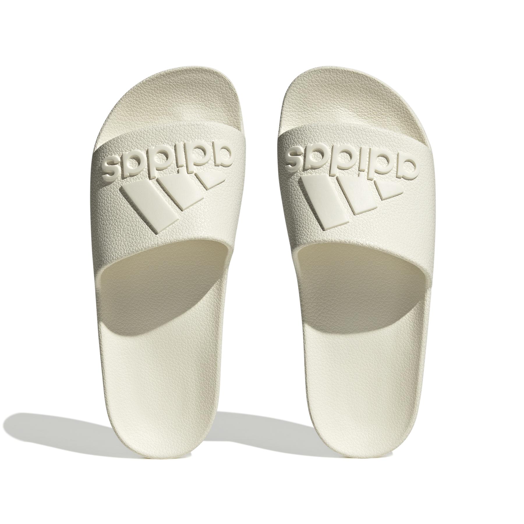 a/d/adidas_if7370_3_footwear_photography_top_portrait_view_white_bv.jpg