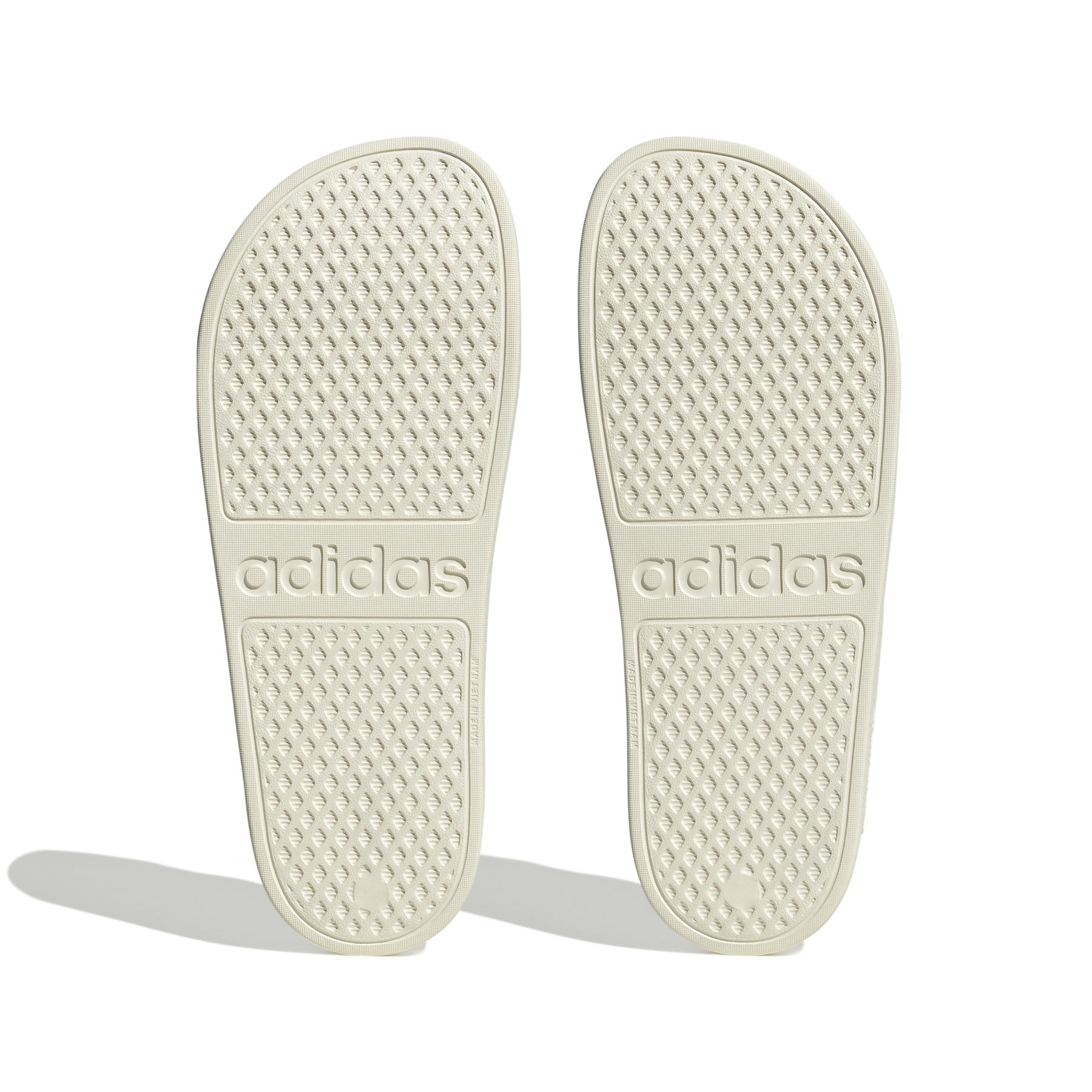 a/d/adidas_if7370_4_footwear_photography_bottom_view_white_bv.jpg