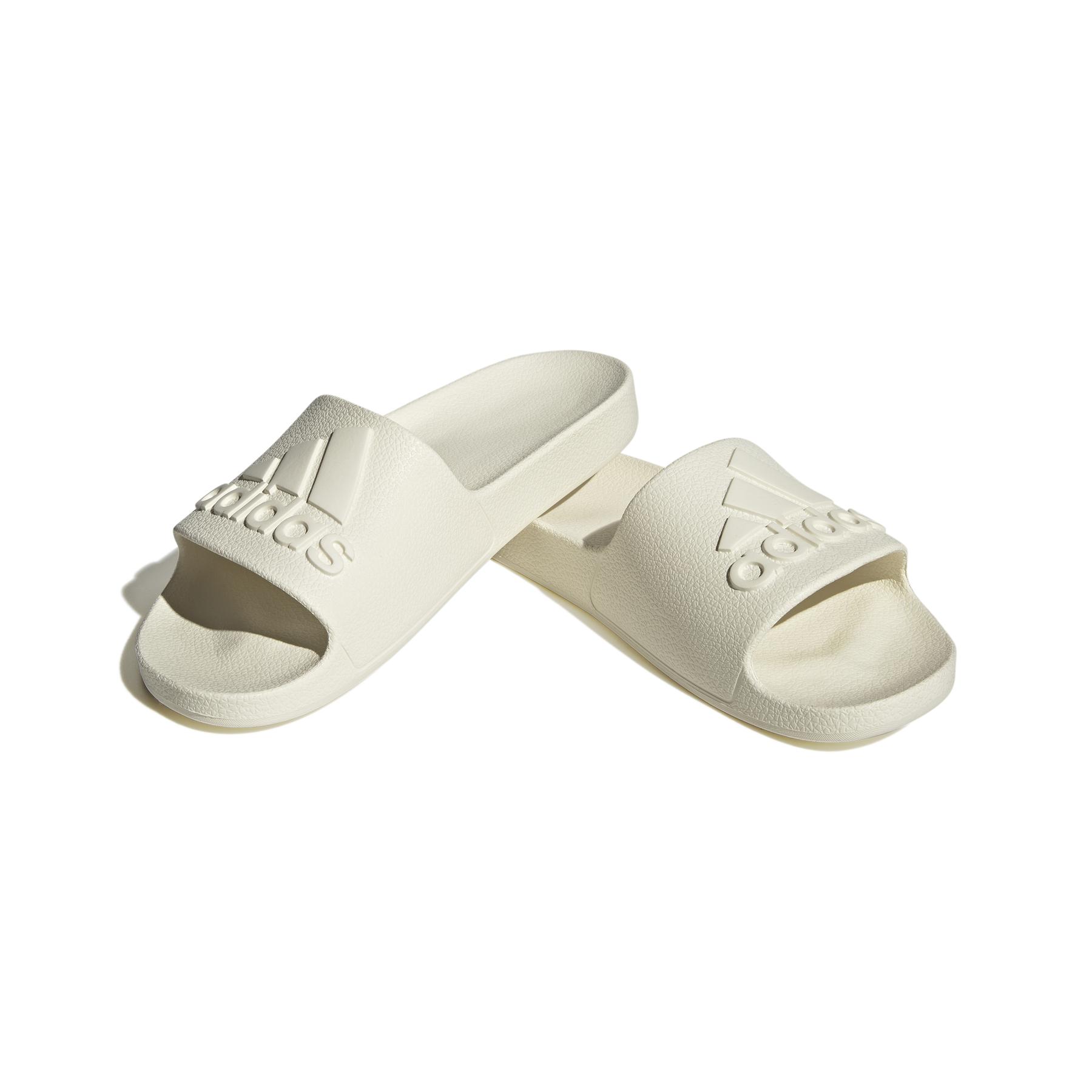 a/d/adidas_if7370_6_footwear_photography_front_lateral_top_view_white_bv.jpg