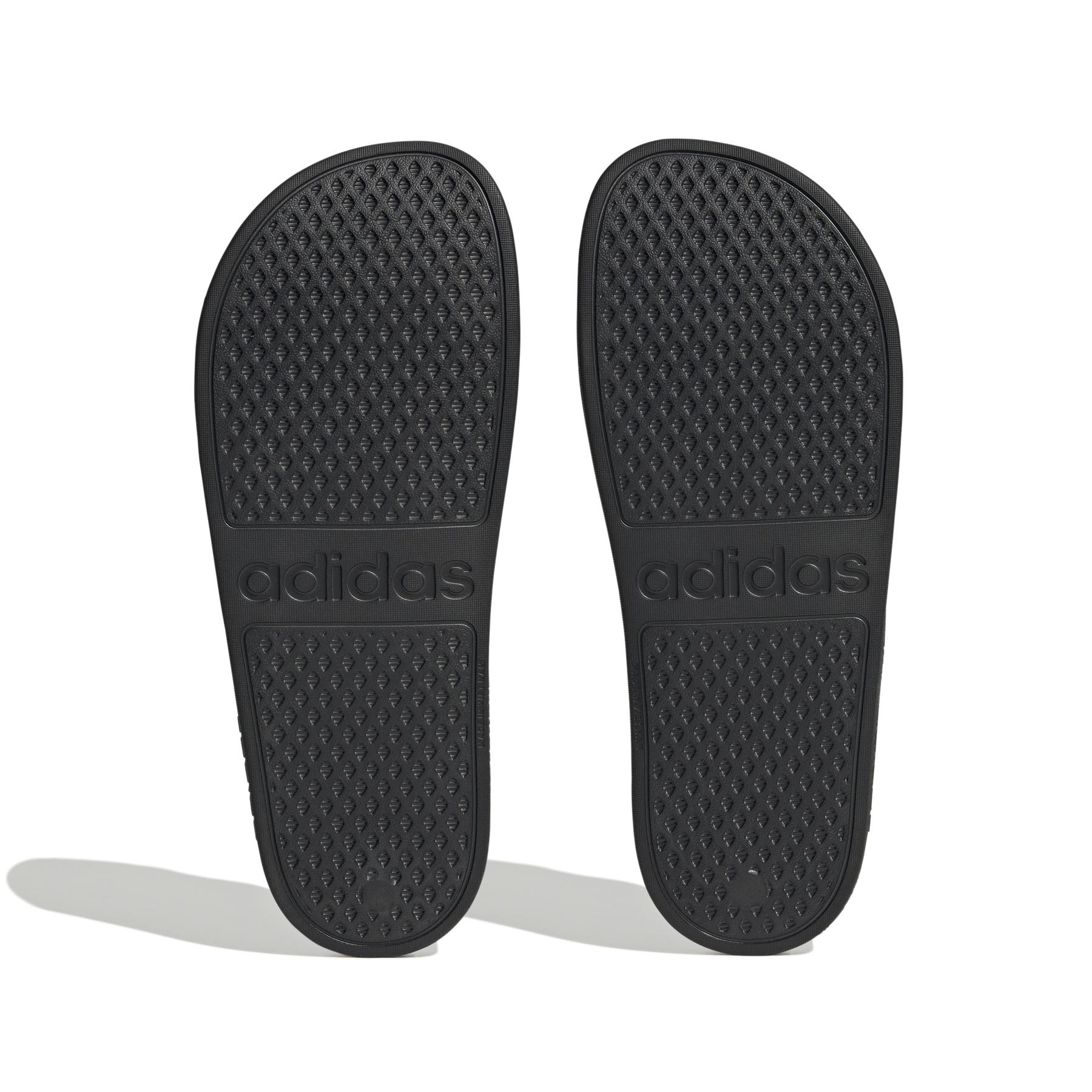 a/d/adidas_if7371_4_footwear_photography_bottom_view_white_bv.jpg