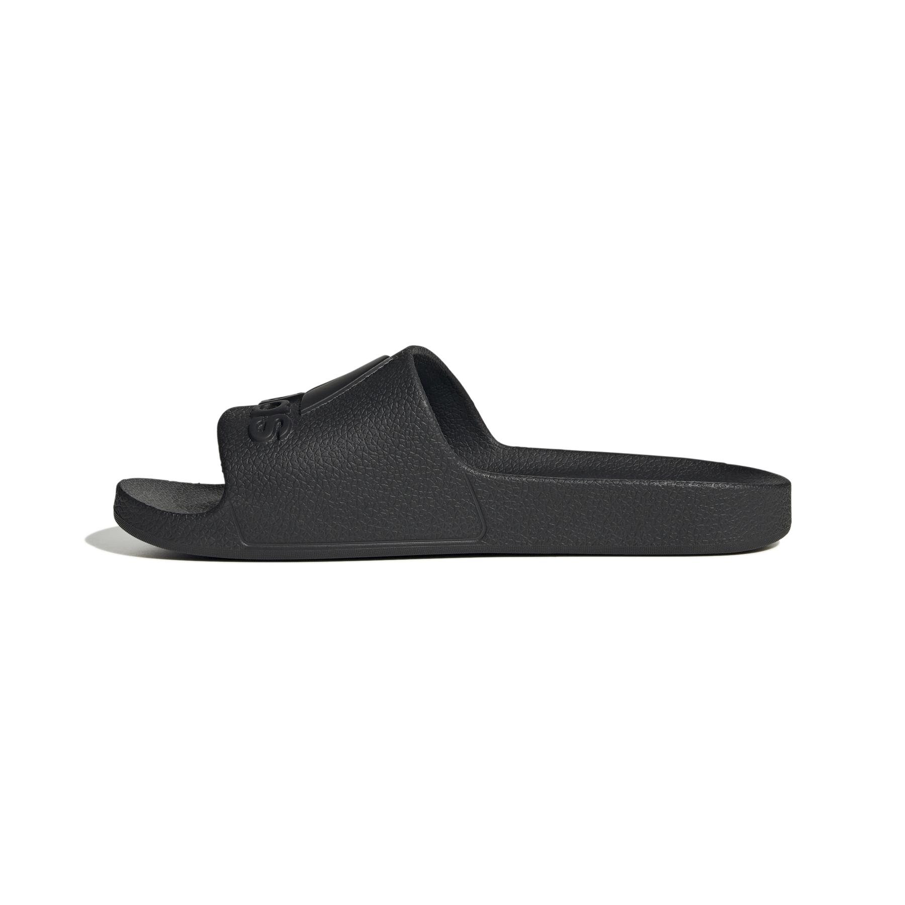 a/d/adidas_if7371_5_footwear_photography_side_medial_center_view_white_bv.jpg