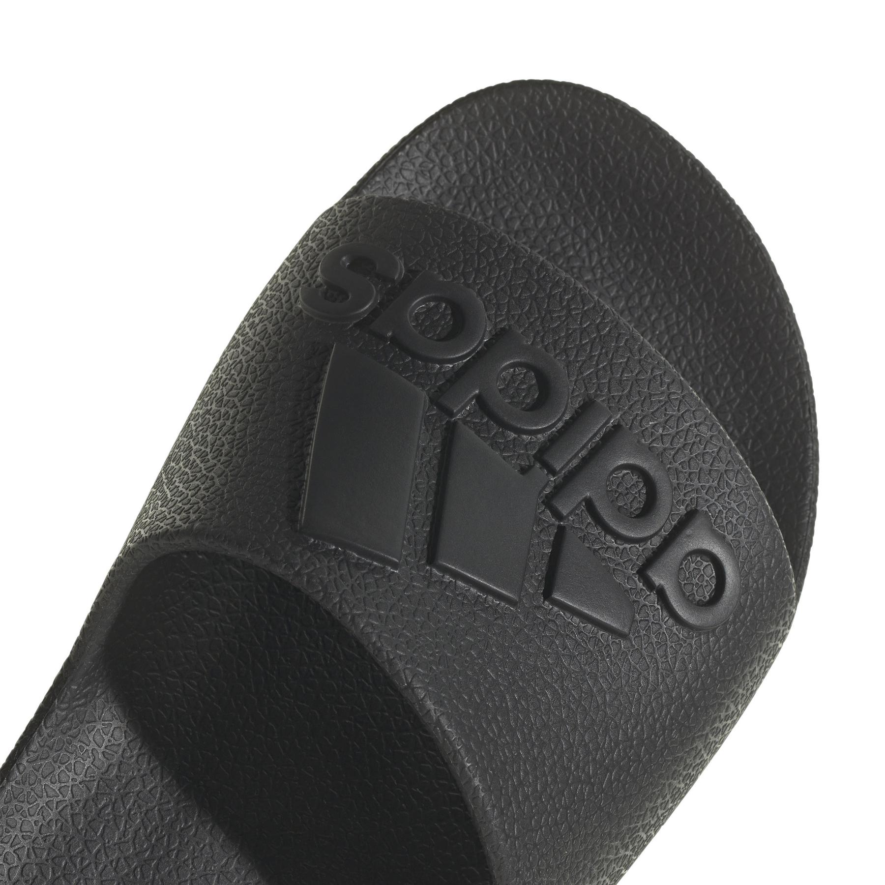a/d/adidas_if7371_9_footwear_photography_detail_view_2_white_bv.jpg