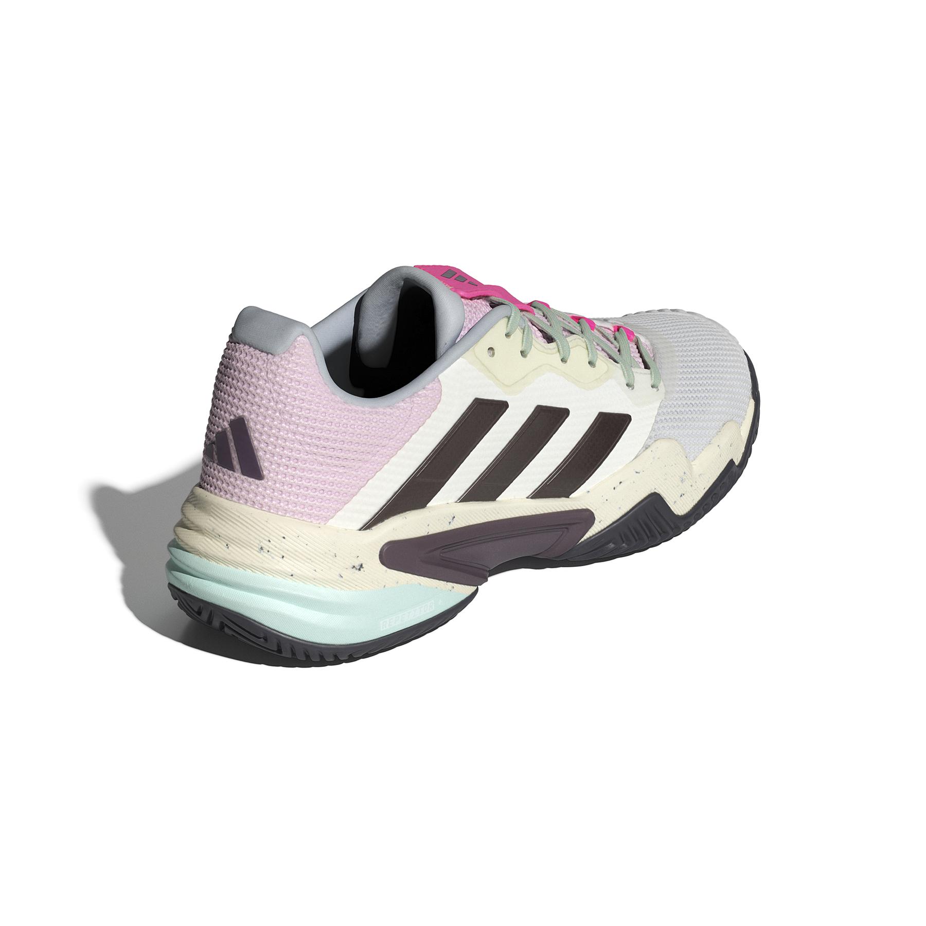 a/d/adidas_if7792_7_footwear_photography_back_lateral_top_view_white-nw0324.jpg
