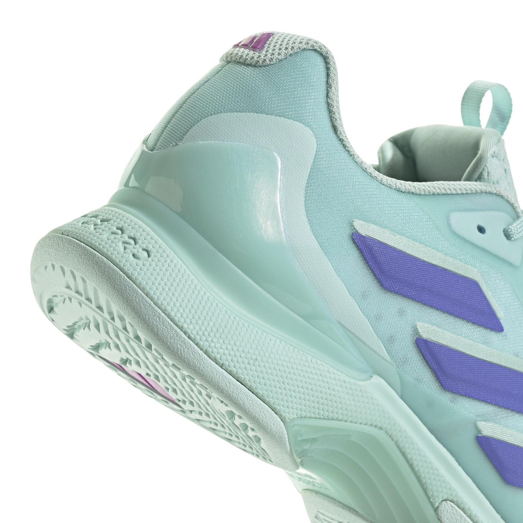 a/d/adidas_if9138_9_footwear_photography_detail_view_2_white.jpg