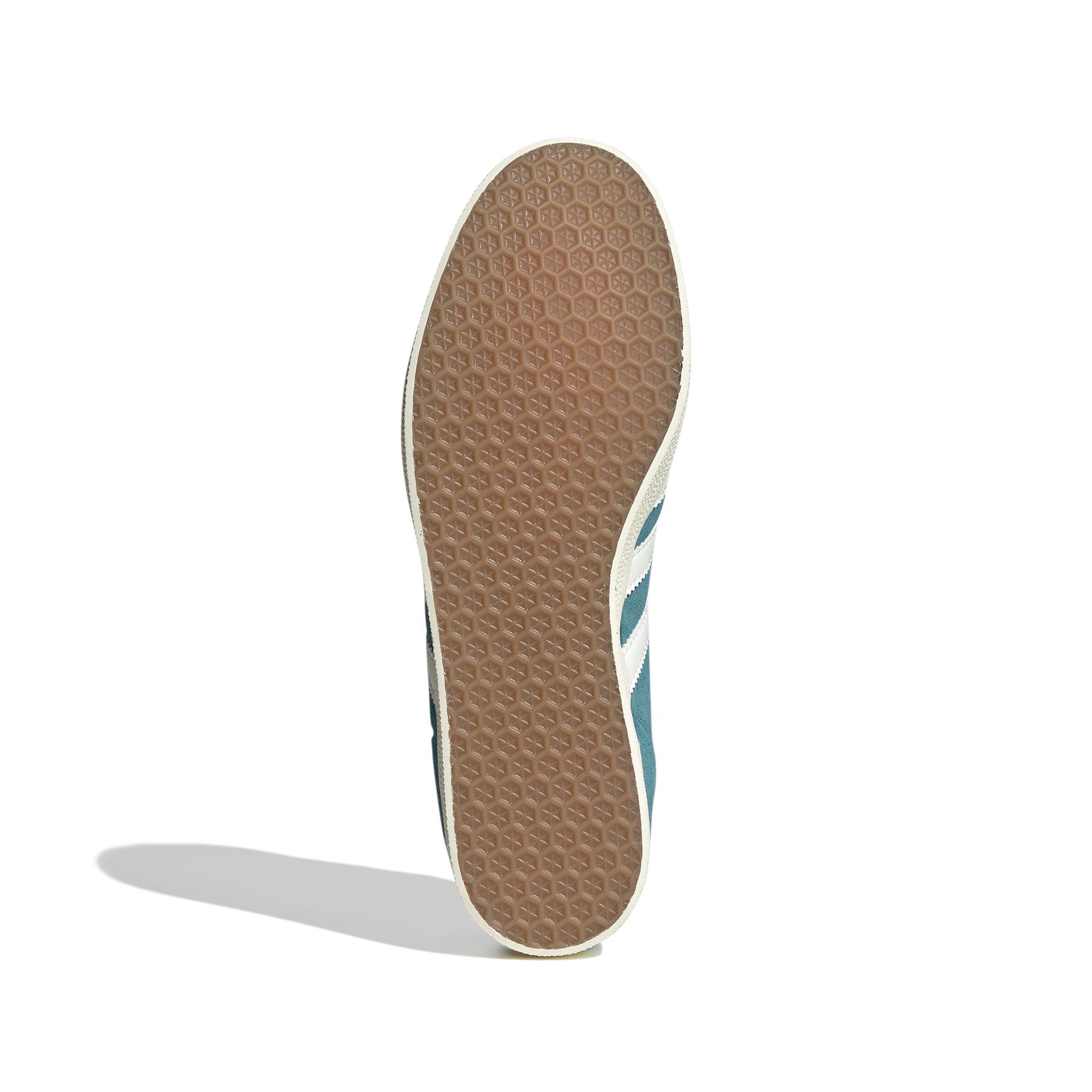 product/a/d/adidas_ig1061_4_footwear_photography_bottom_view_white.jpg