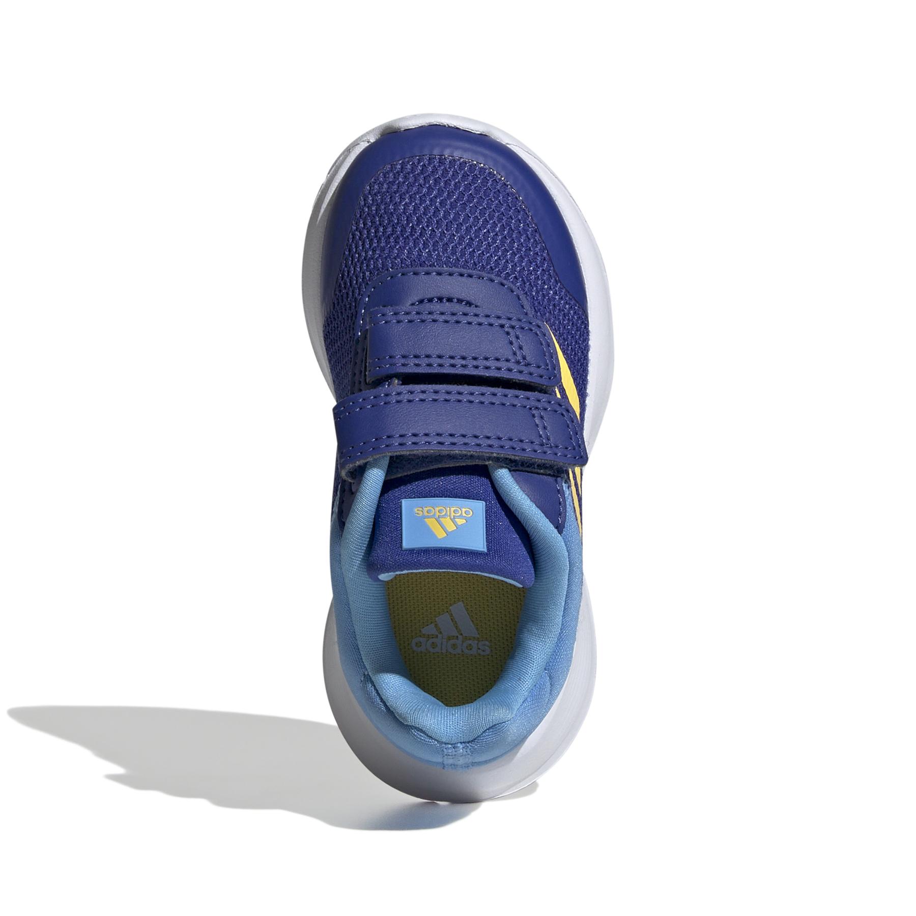 product/a/d/adidas_ig1147_3_footwear_photography_top_portrait_view_white.jpg