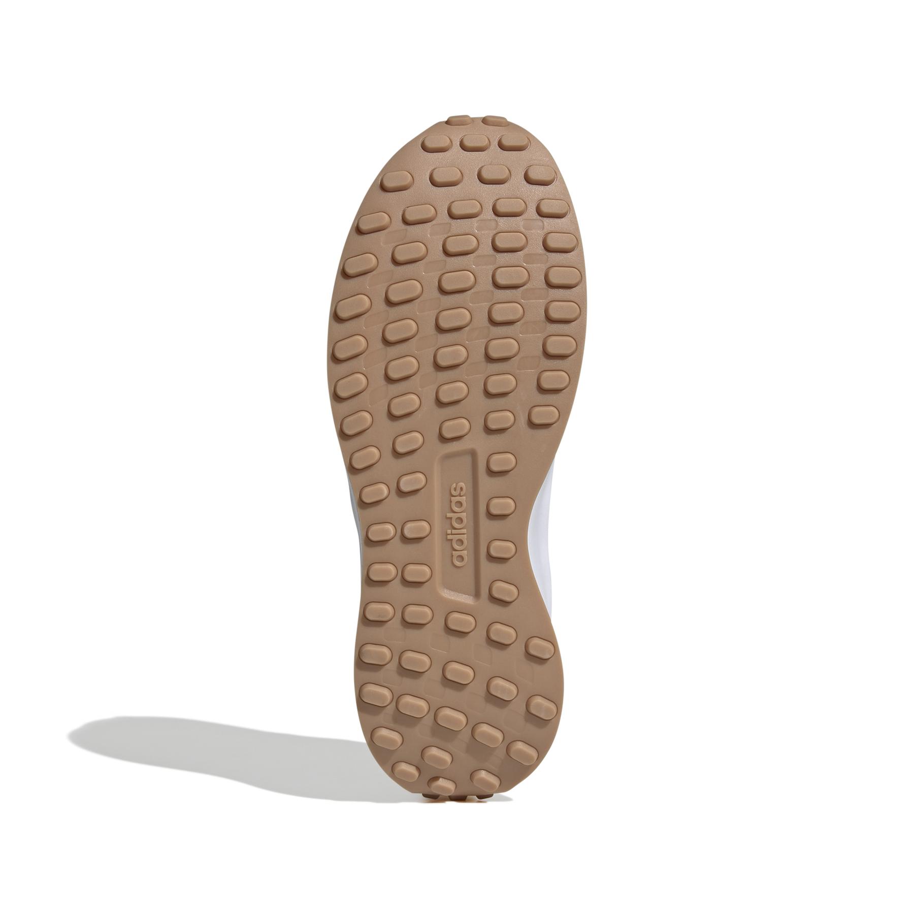a/d/adidas_ig1182_4_footwear_photography_bottom_view_white.jpg