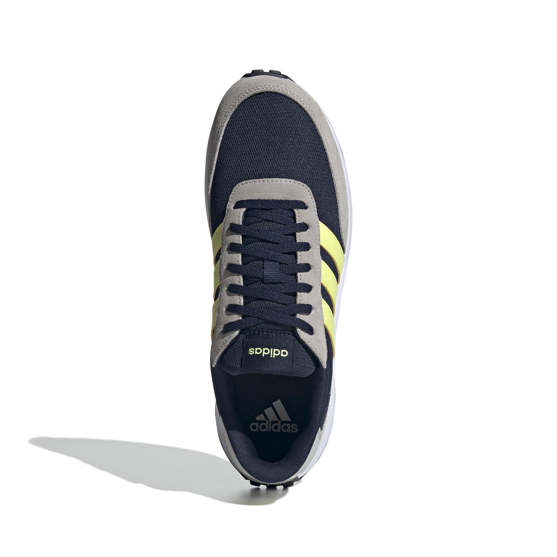 a/d/adidas_ig1184_3_footwear_photography_top_portrait_view_white.jpg