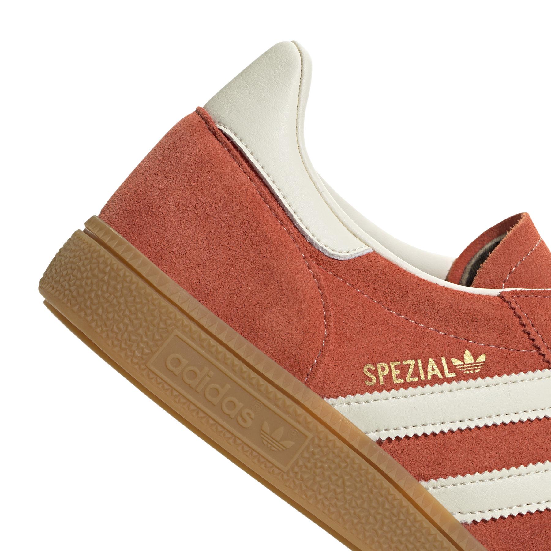 product/a/d/adidas_ig6191_8_footwear_photography_detail_view_1_white.jpg