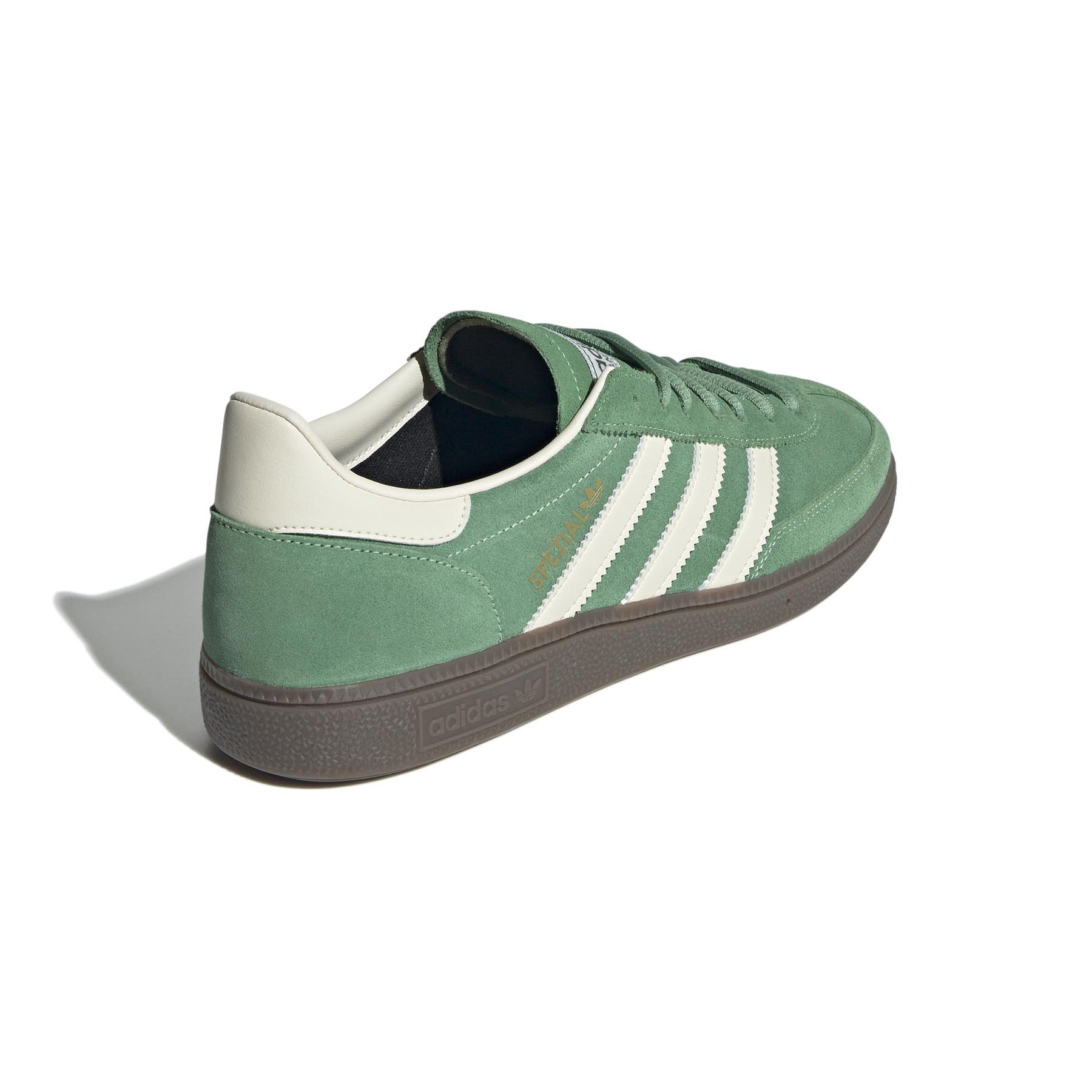 product/a/d/adidas_ig6192_7_footwear_photography_back_lateral_top_view_white.jpg