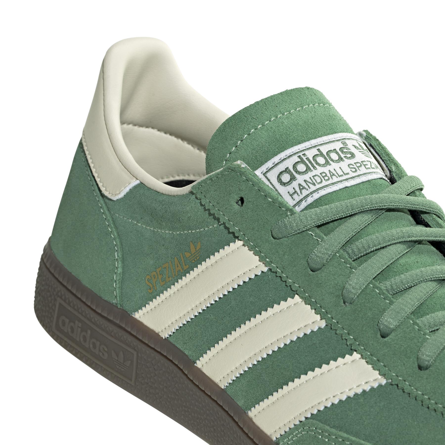 product/a/d/adidas_ig6192_8_footwear_photography_detail_view_1_white.jpg