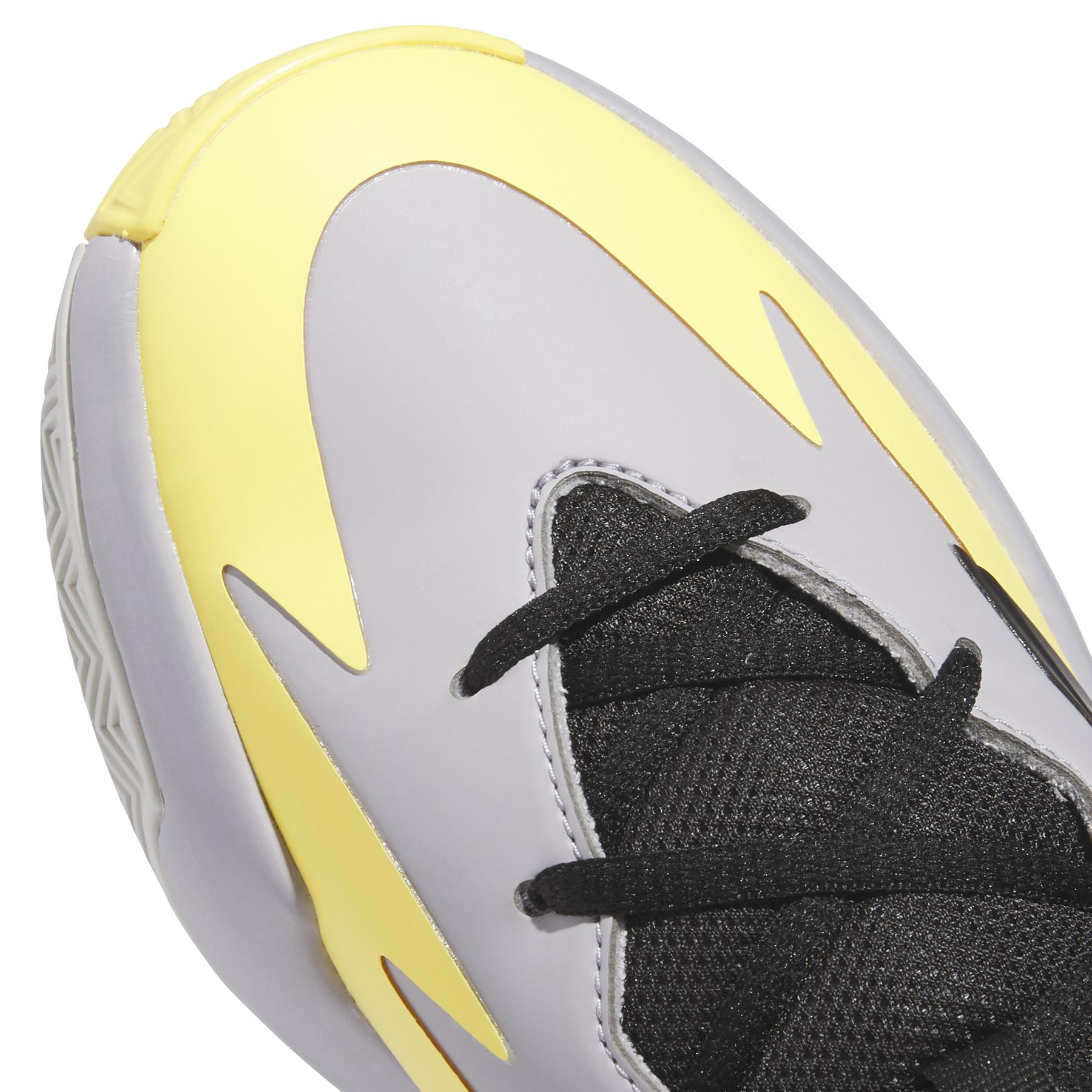 product/a/d/adidas_ig6640_9_footwear_photography_detail_view_2_white.jpg