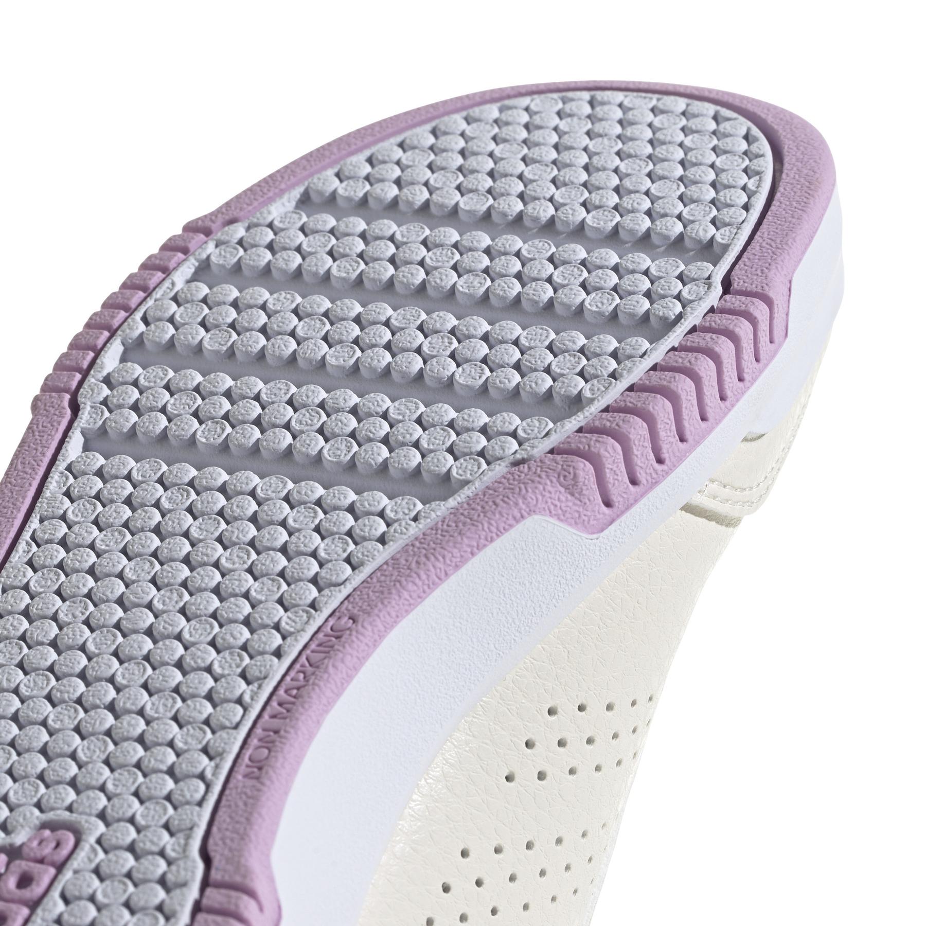 product/a/d/adidas_ig8577_9_footwear_photography_detail_view_2_white.jpg