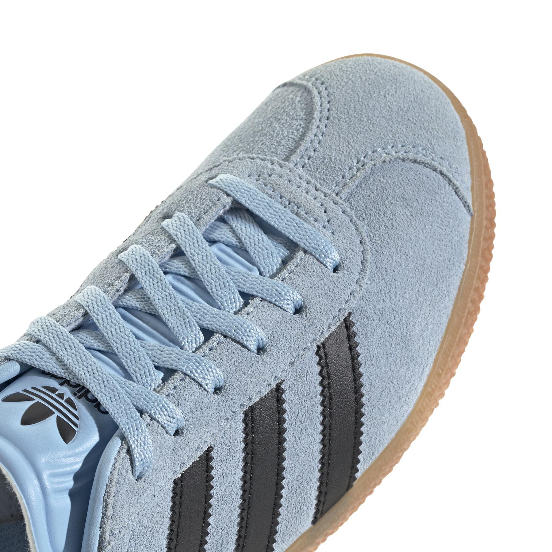 product/a/d/adidas_ig9151_8_footwear_photography_detail_view_1_white.jpg