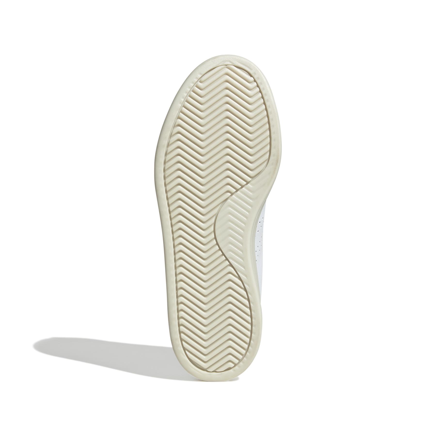 a/d/adidas_ig9182_4_footwear_photography_bottom_view_white.jpg