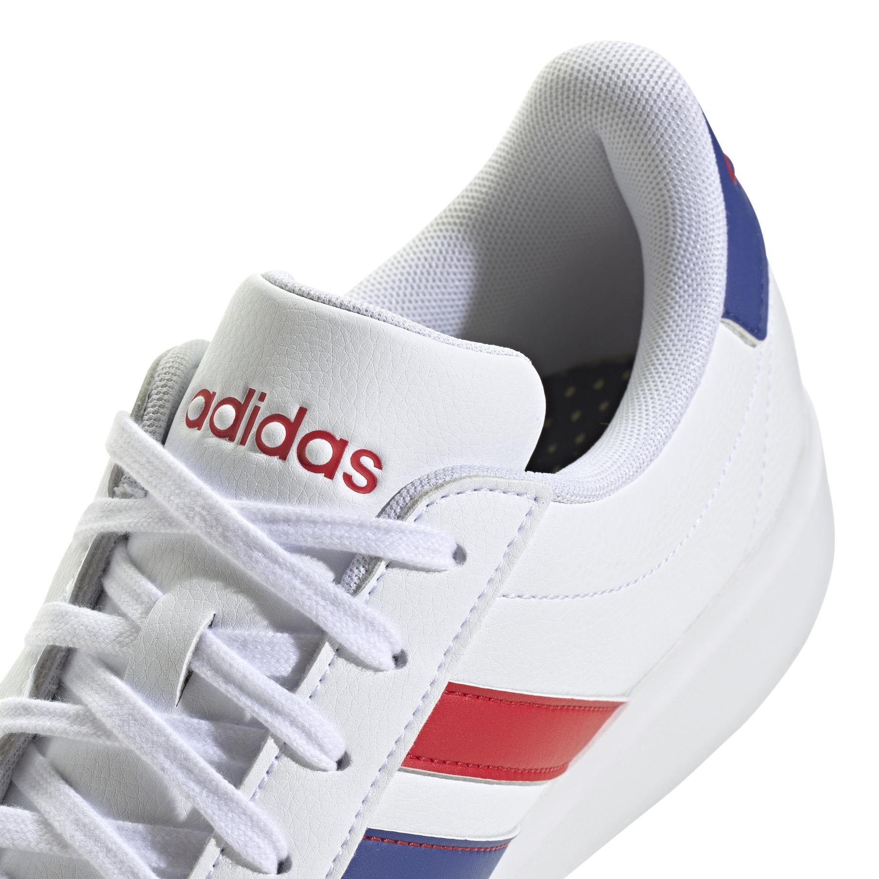 a/d/adidas_ig9224_8_footwear_photography_detail_view_1_white.jpg