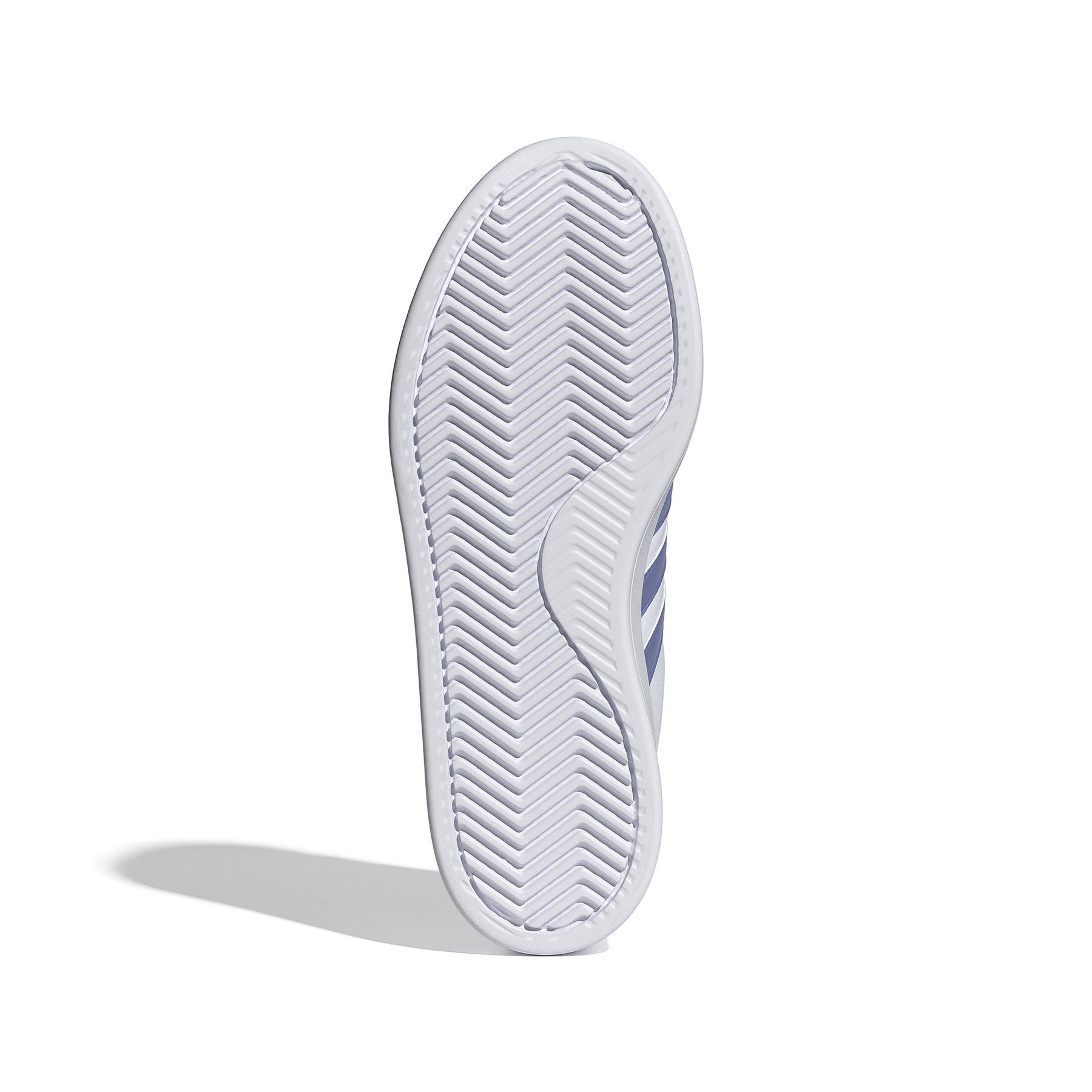 a/d/adidas_ig9247_4_footwear_photography_bottom_view_white.jpg