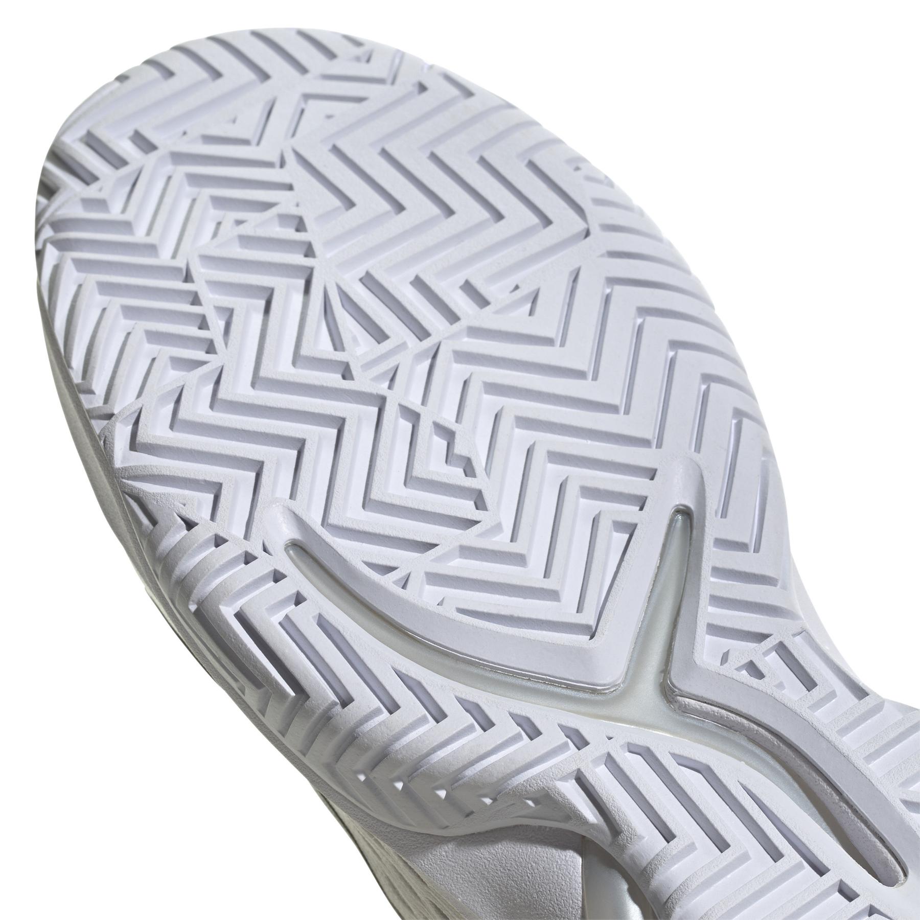 product/a/d/adidas_ig9514_10_footwear_photography_detail_view_3_white-nw040824x.jpg