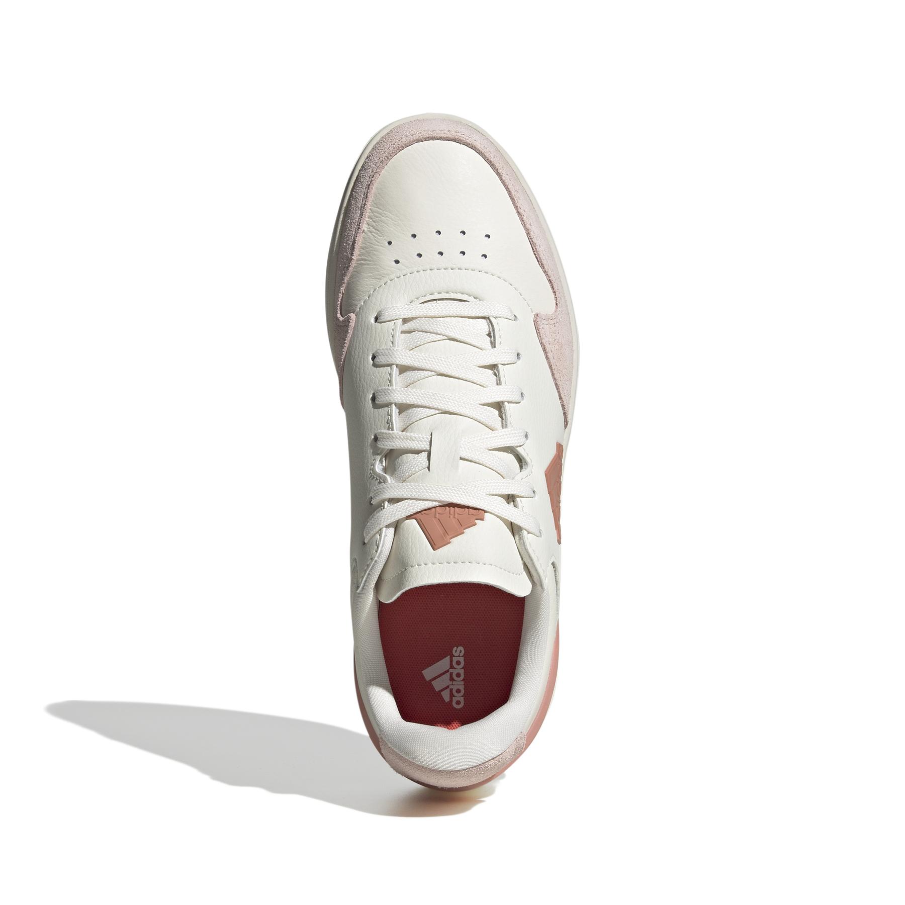 product/a/d/adidas_ig9829_3_footwear_photography_top_portrait_view_white-030824x.jpg