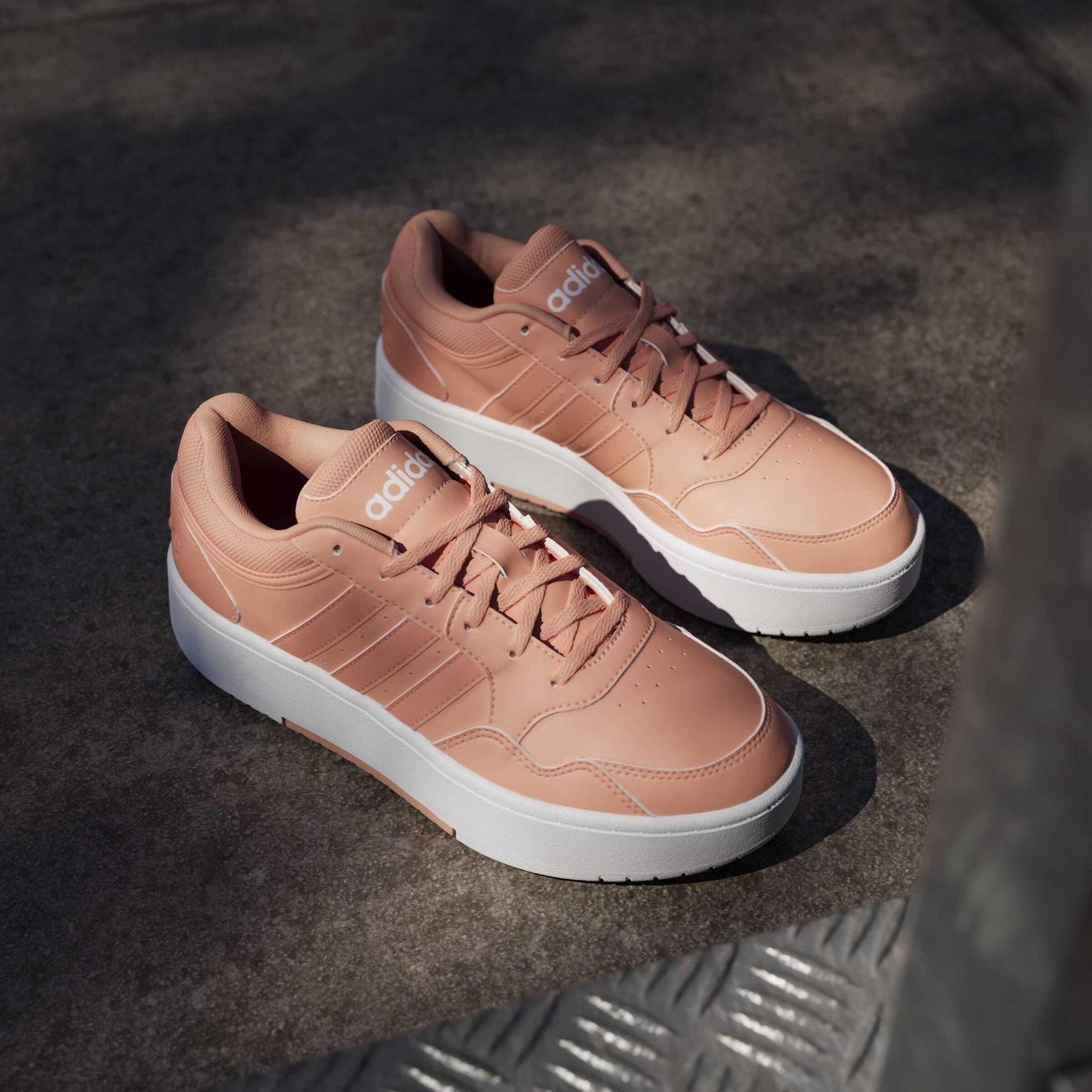 product/a/d/adidas_ih0184_16_footwear_photography_heromrktng_view_5-nw091625.jpg