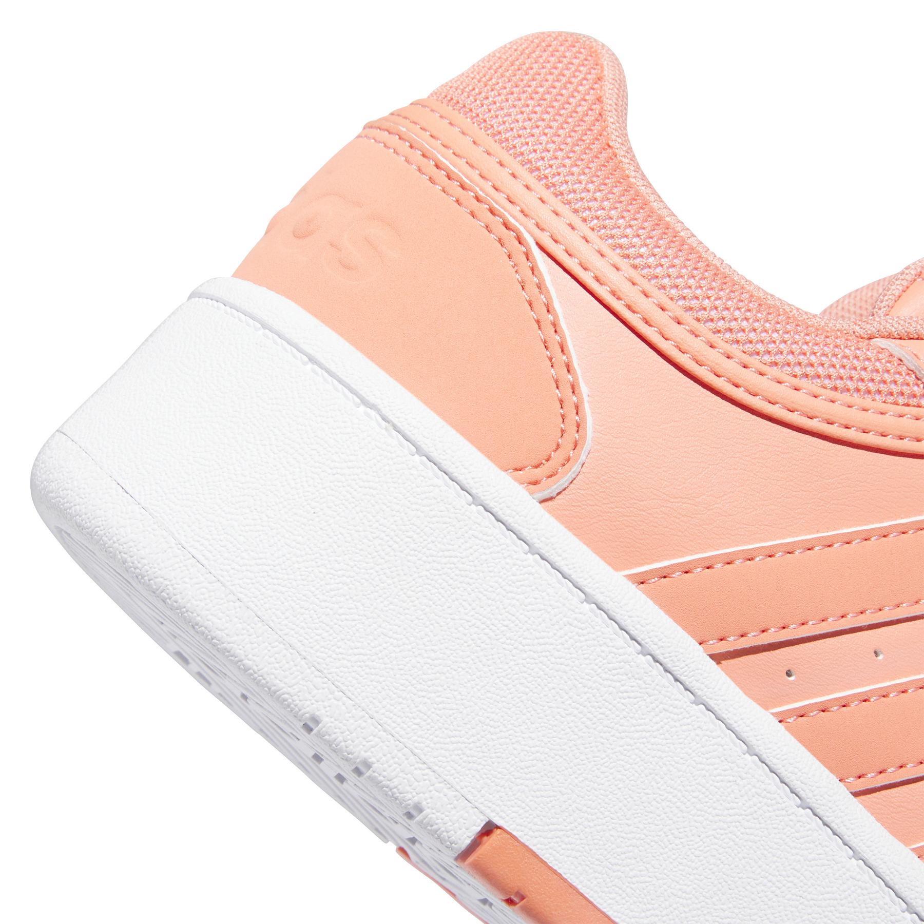 a/d/adidas_ih0184_8_footwear_photography_detail_view_1_white.jpg