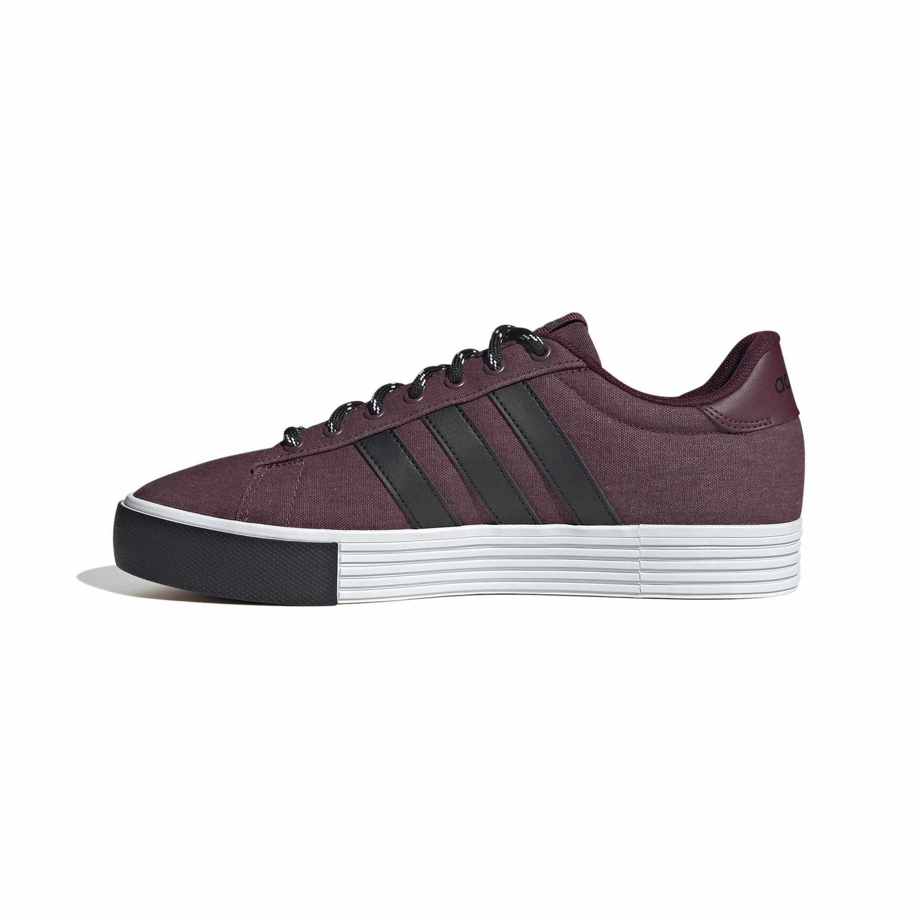 product/a/d/adidas_ih0316_5_footwear_photography_side_medial_center_view_white-nw091625.jpg