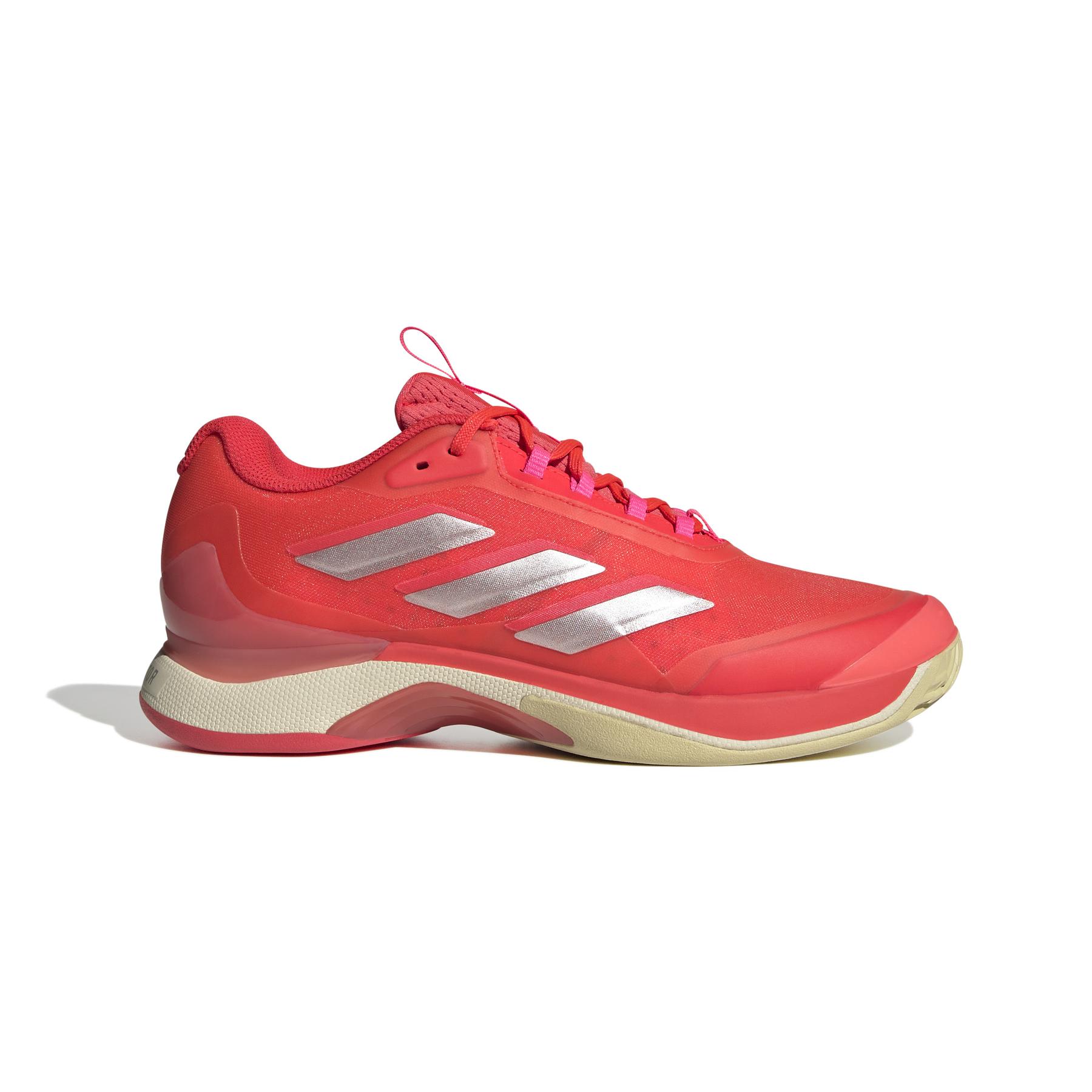 product/a/d/adidas_ih0462_1_footwear_photography_side_lateral_center_view_white.jpg