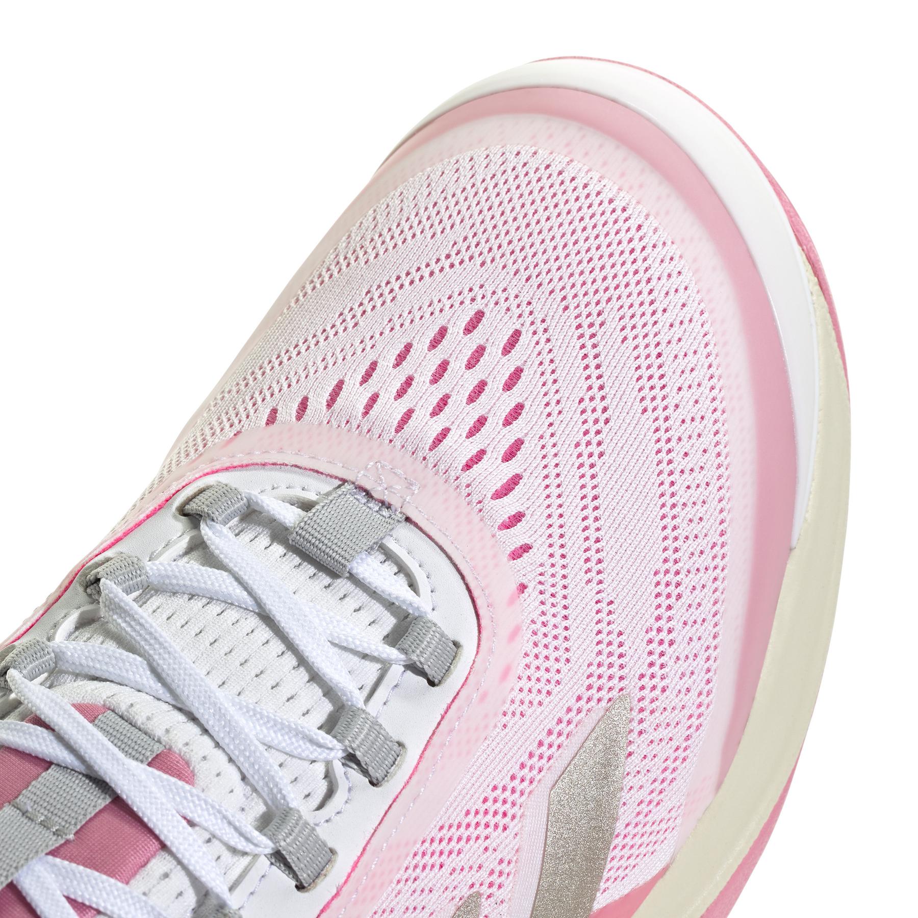 a/d/adidas_ih0510_8_footwear_photography_detail_view_1_white.jpg