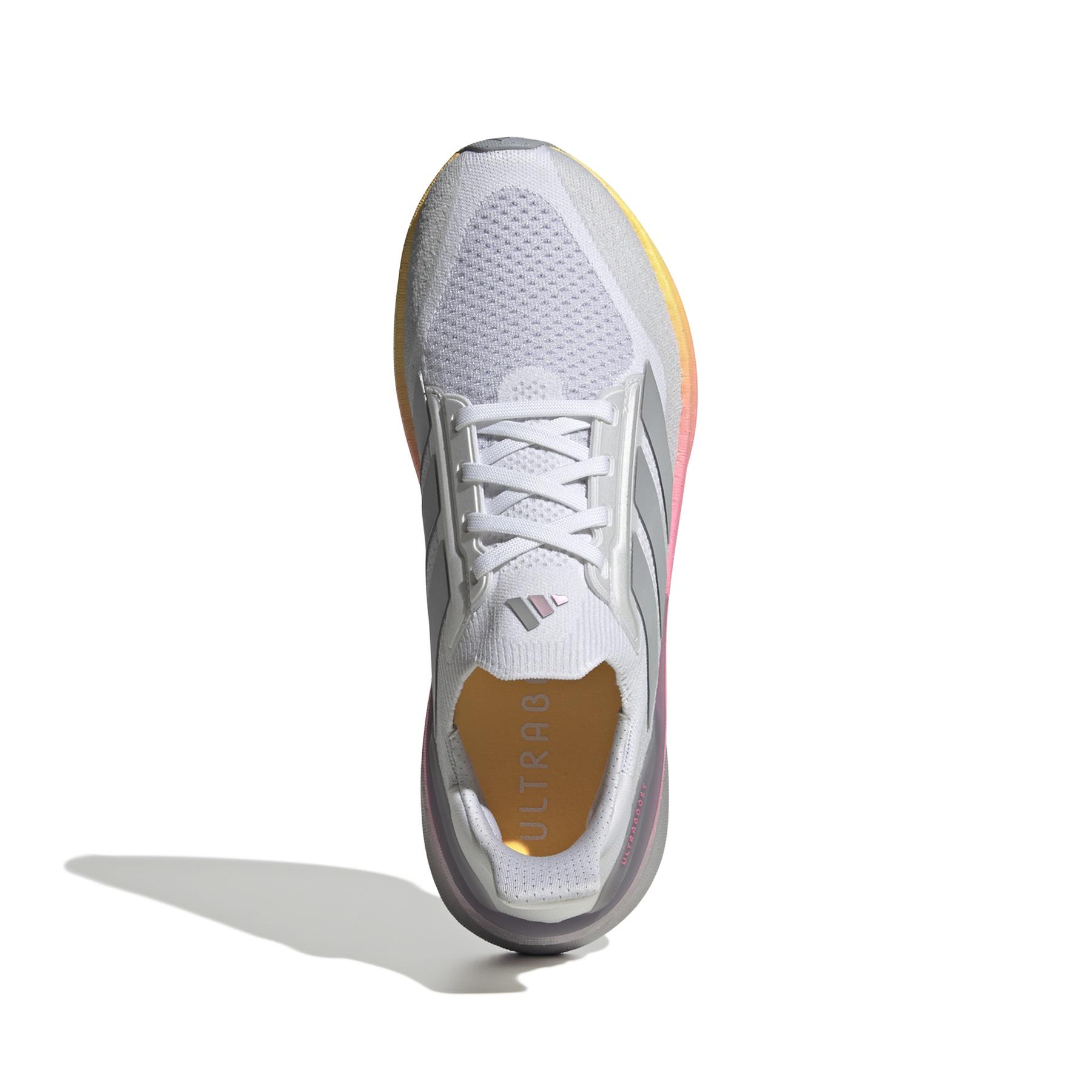 a/d/adidas_ih0636_3_footwear_photography_top_portrait_view_white.jpg