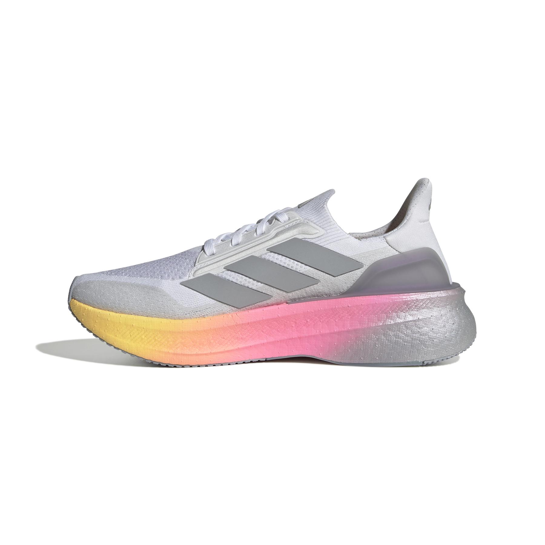 a/d/adidas_ih0636_5_footwear_photography_side_medial_center_view_white.jpg