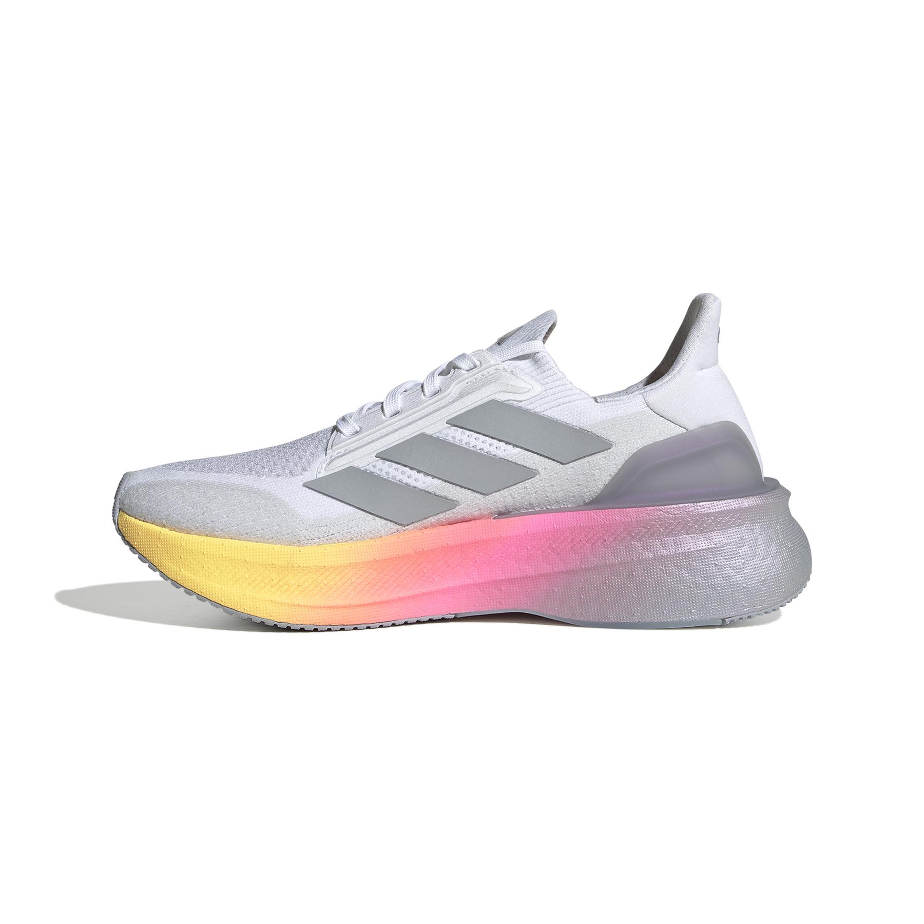 a/d/adidas_ih0638_5_footwear_photography_side_medial_center_view_white.jpg