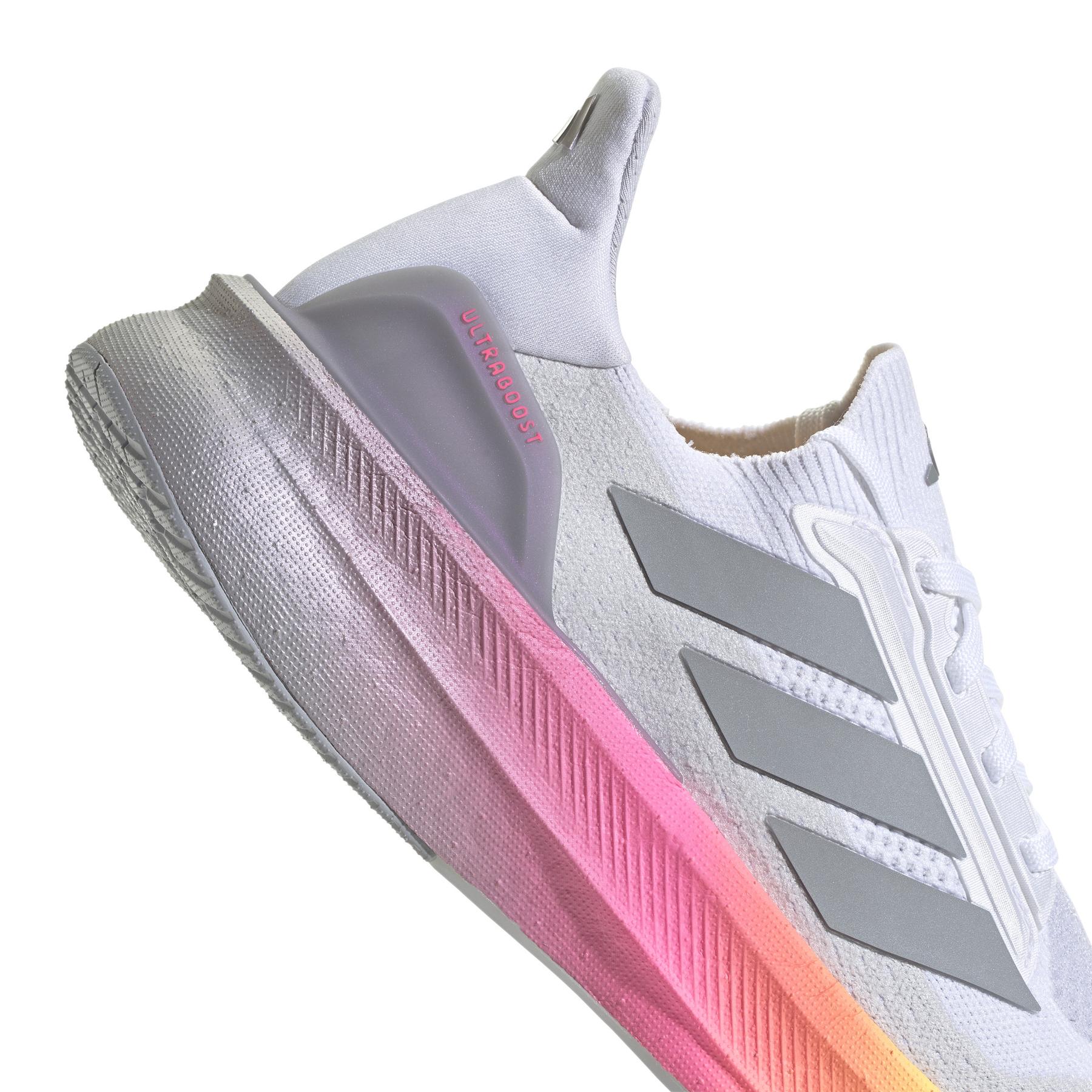 a/d/adidas_ih0638_9_footwear_photography_detail_view_2_white.jpg