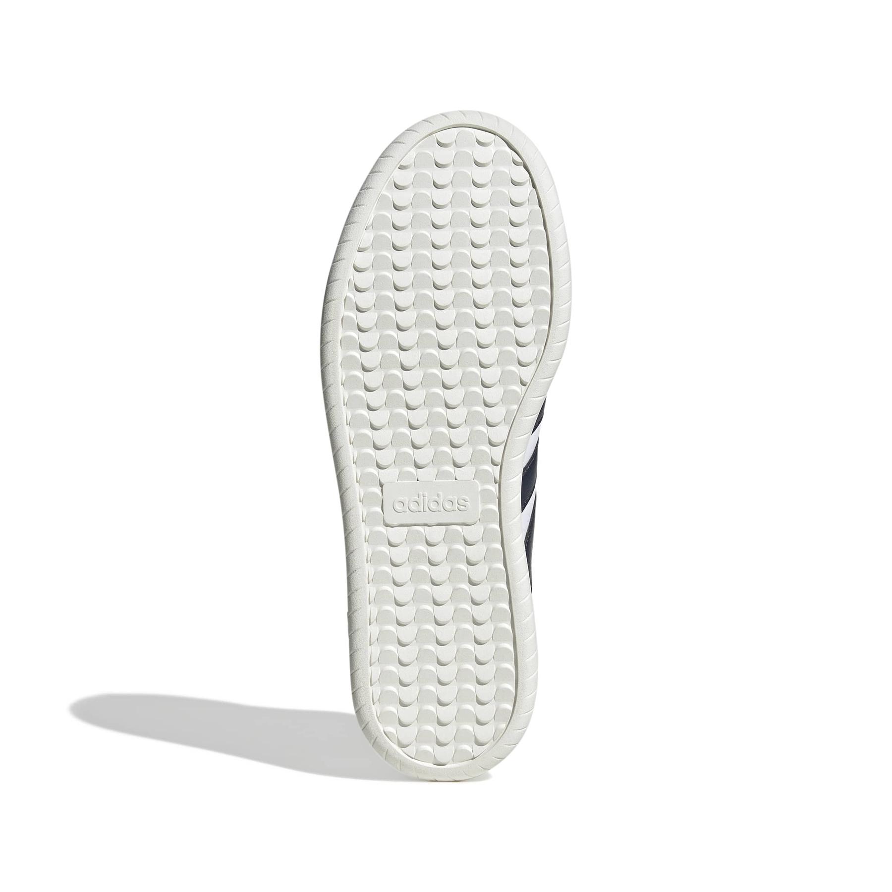 product/a/d/adidas_ih1228_4_footwear_photography_bottom_view_white-nw091625.jpg