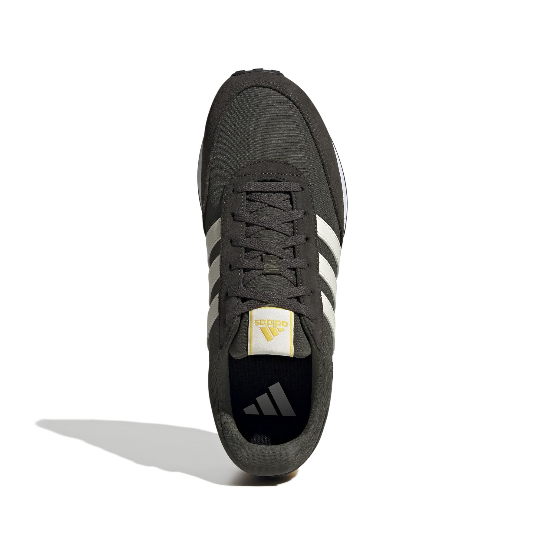 a/d/adidas_ih2436_3_footwear_photography_top_portrait_view_white.jpg