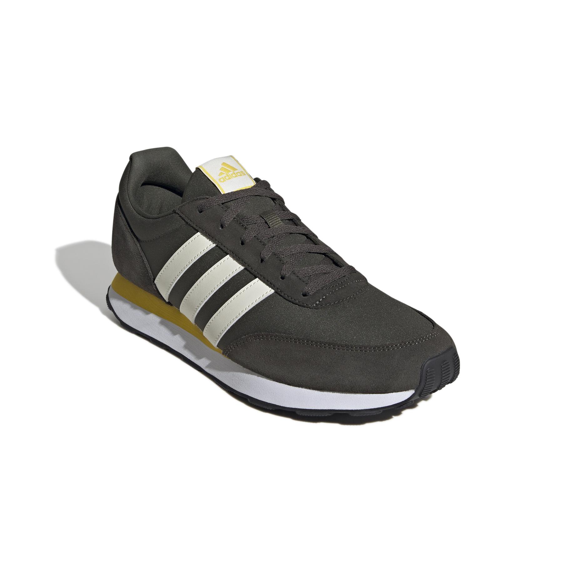 a/d/adidas_ih2436_6_footwear_photography_front_lateral_top_view_white.jpg