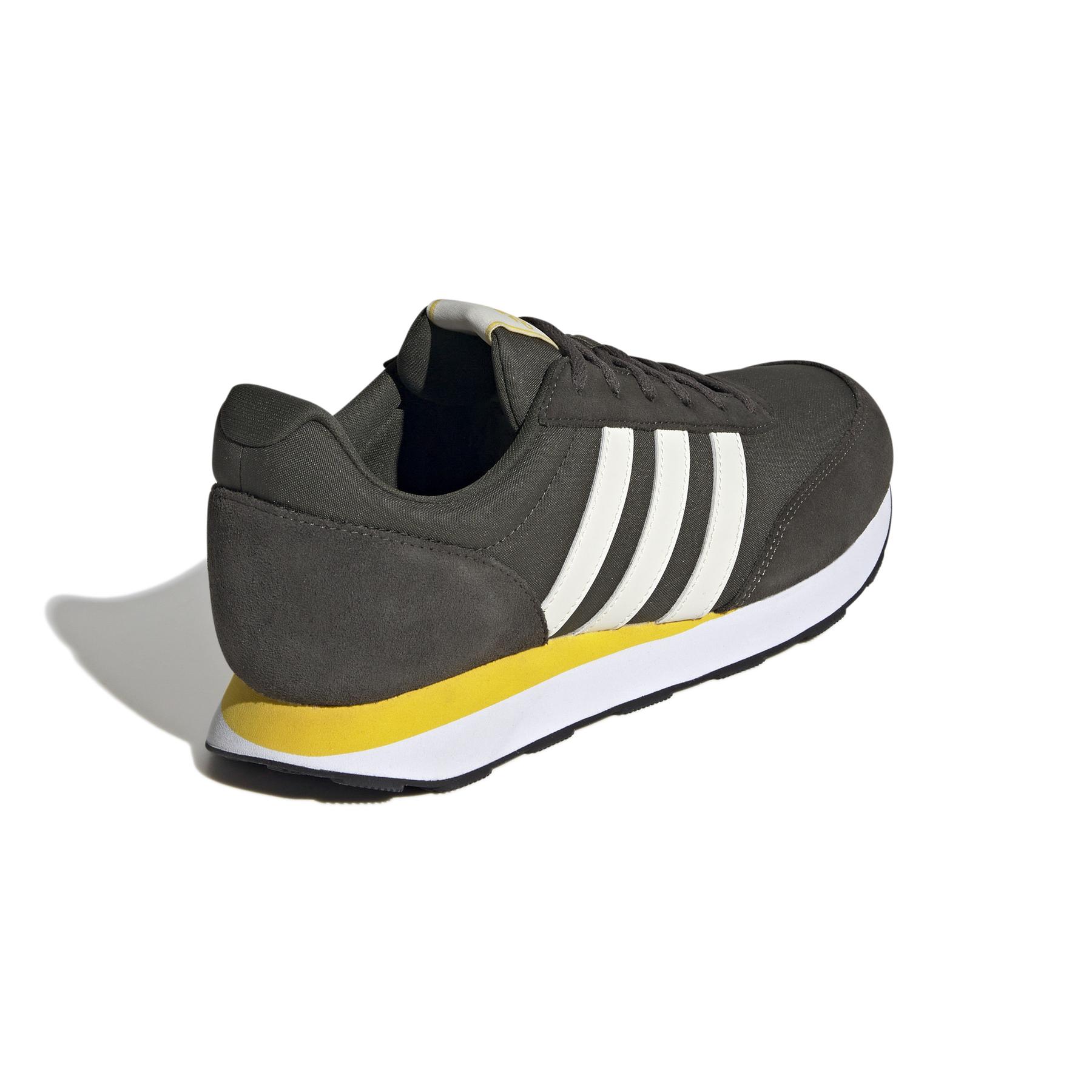 a/d/adidas_ih2436_7_footwear_photography_back_lateral_top_view_white.jpg