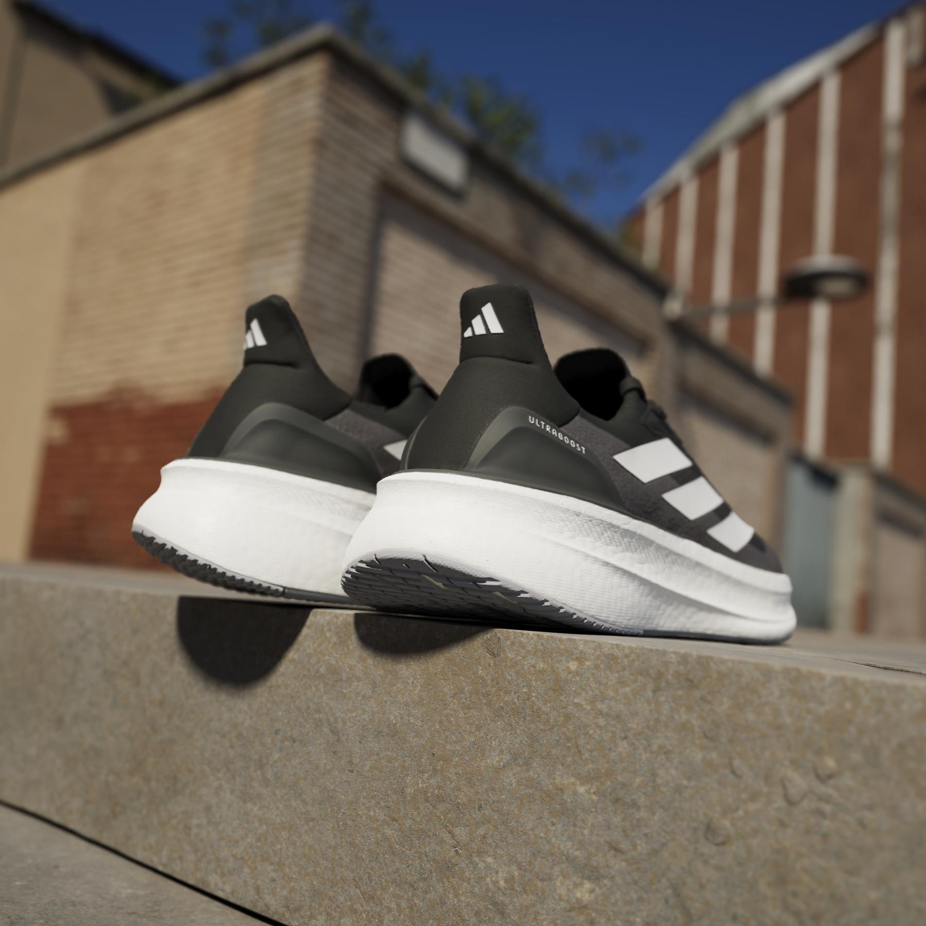 a/d/adidas_ih3110_21_footwear_photography_heromrktng_view_6.jpg