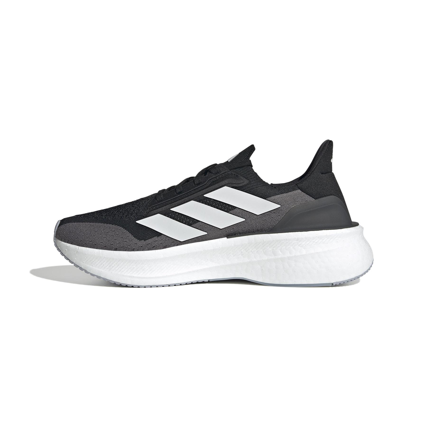 a/d/adidas_ih3110_5_footwear_photography_side_medial_center_view_white.jpg